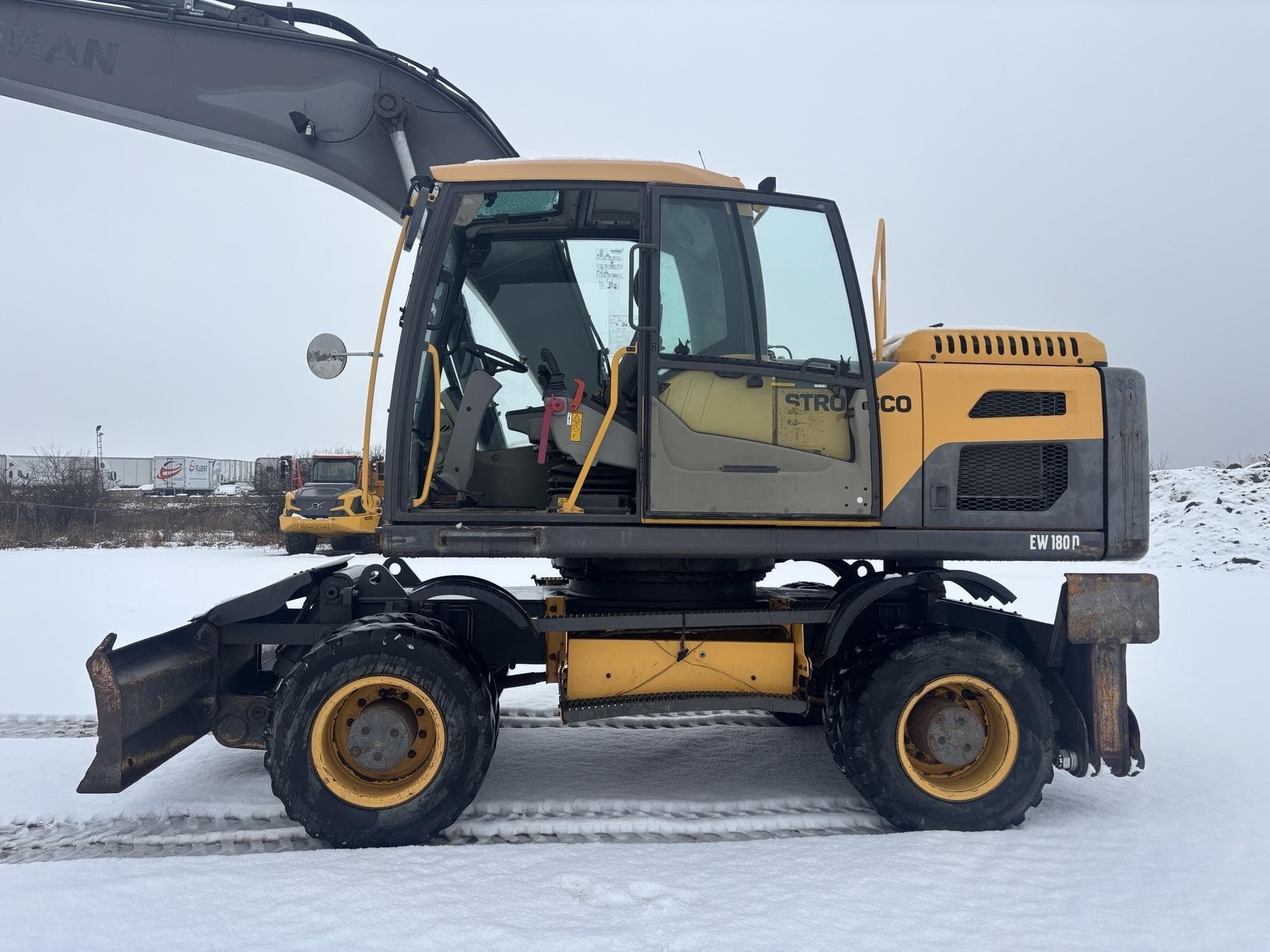 VOLVO EW180D UEnwXge.jpeg