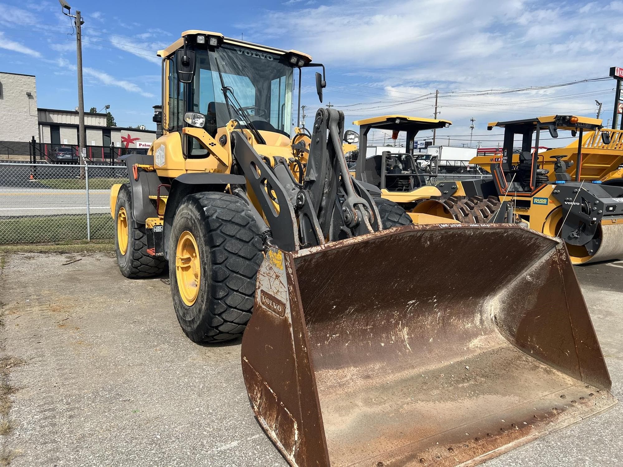 VOLVO L90H uk3gFs2.jpeg