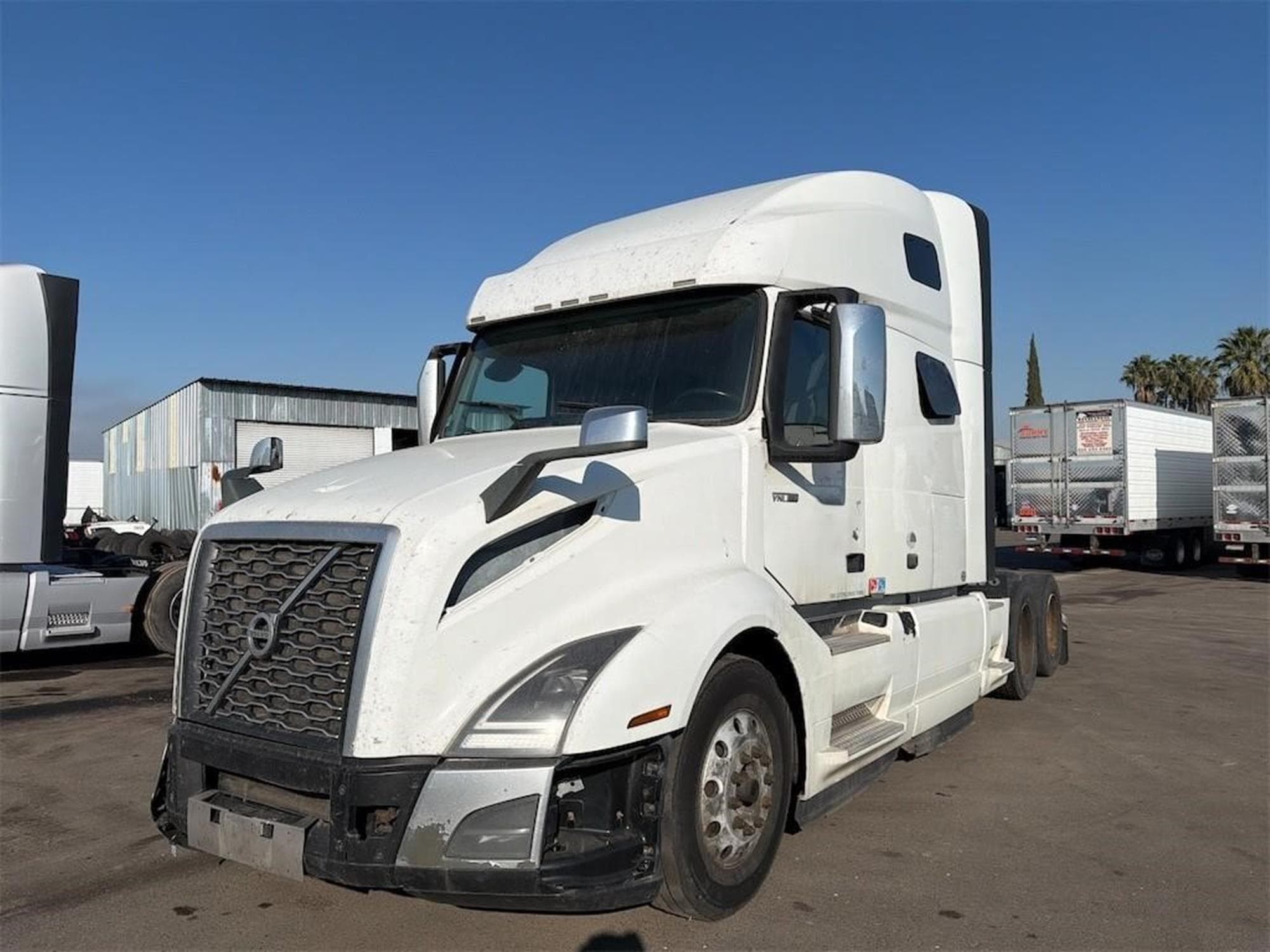 VOLVO VNL64T760 FSYnKwR.jpeg
