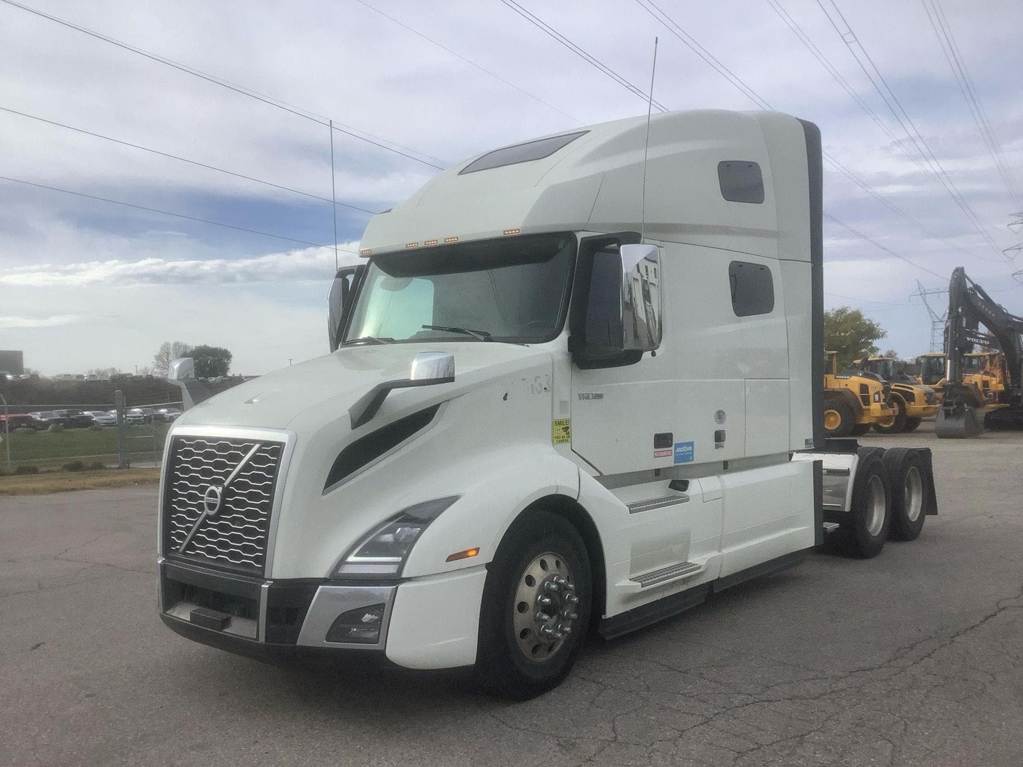 VOLVO VNL64T760 yuHjakh.jpeg