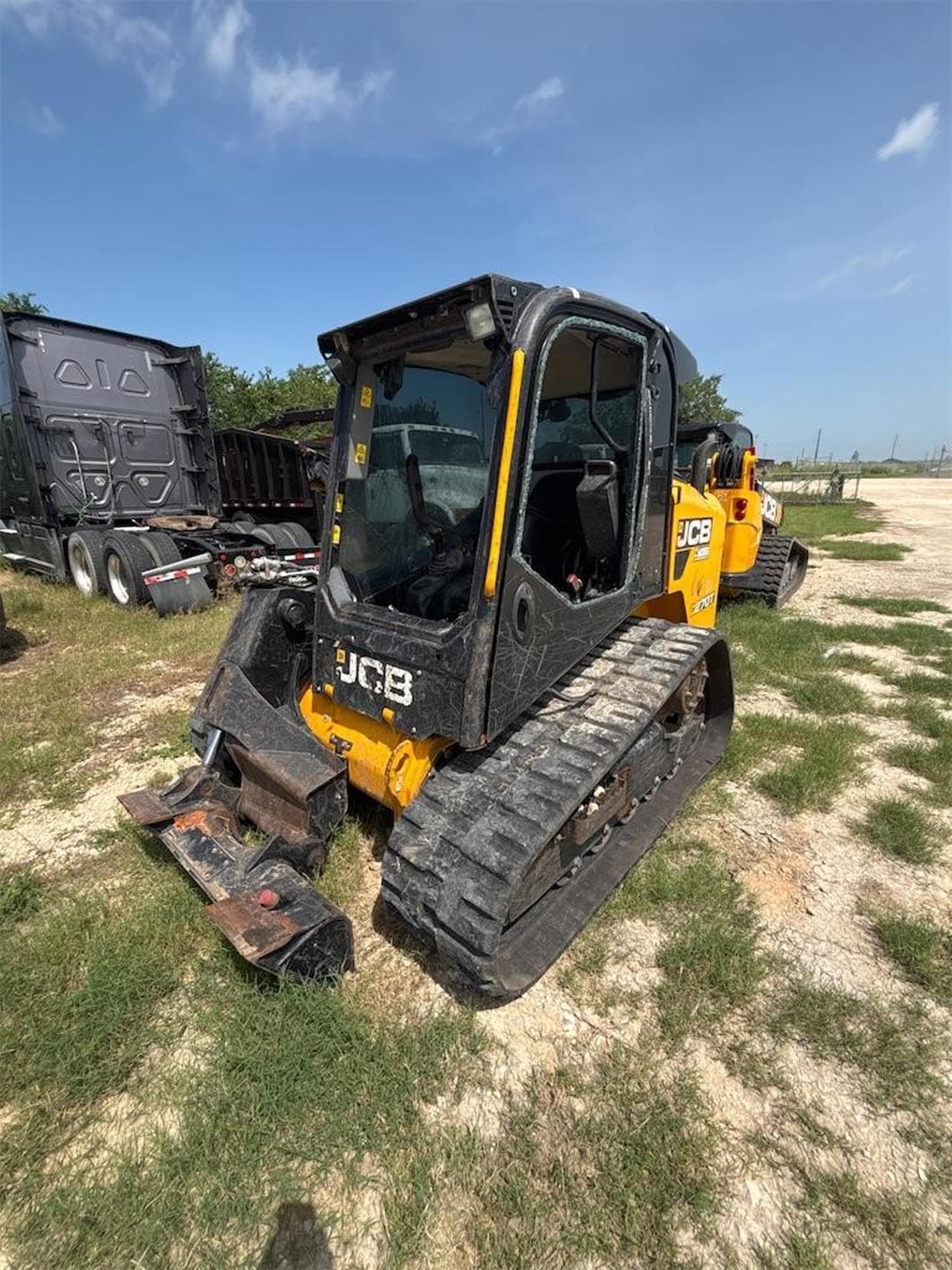 JCB 270T 5I8agG8.jpeg