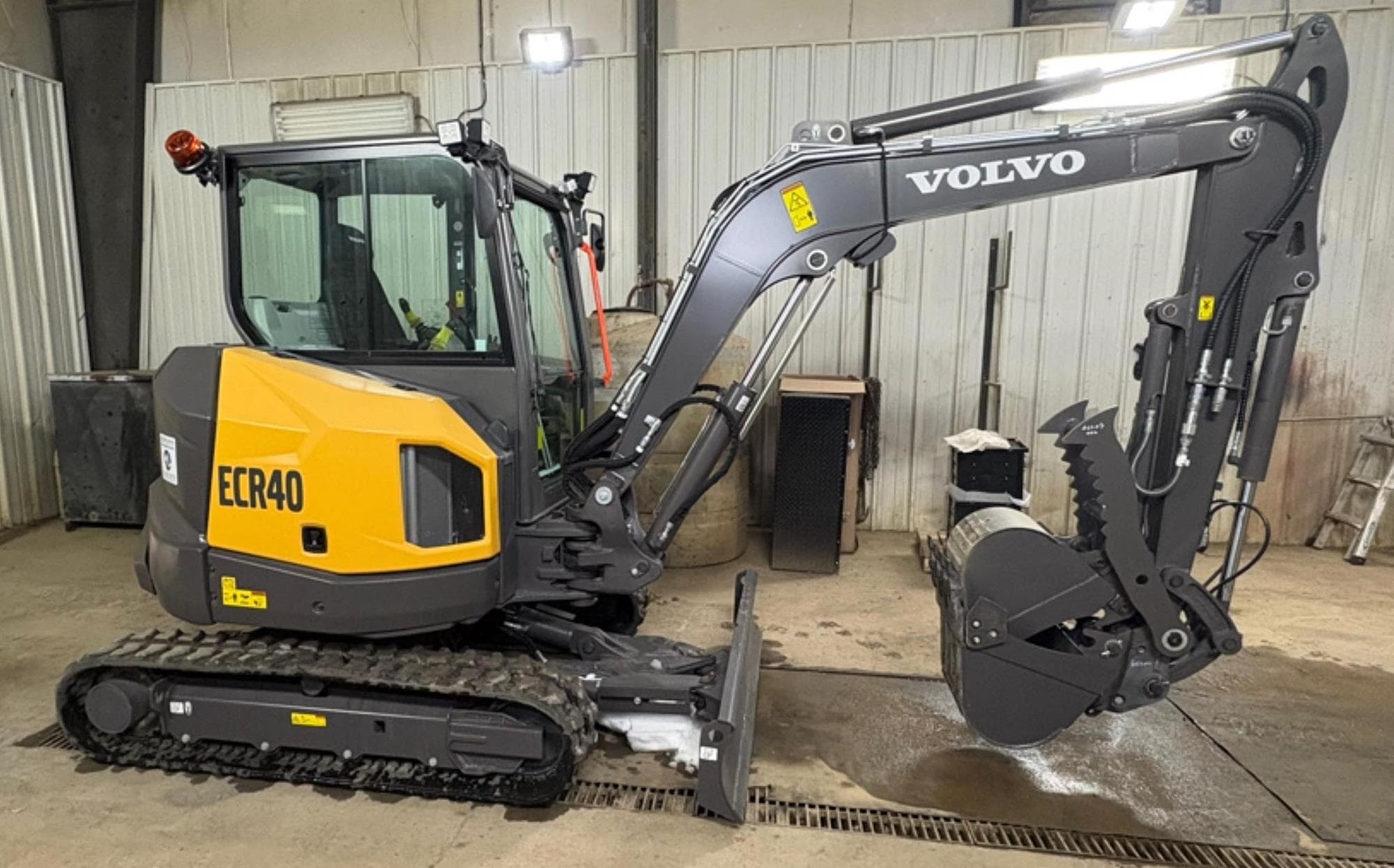 VOLVO ECR40F PHIg9If.jpeg