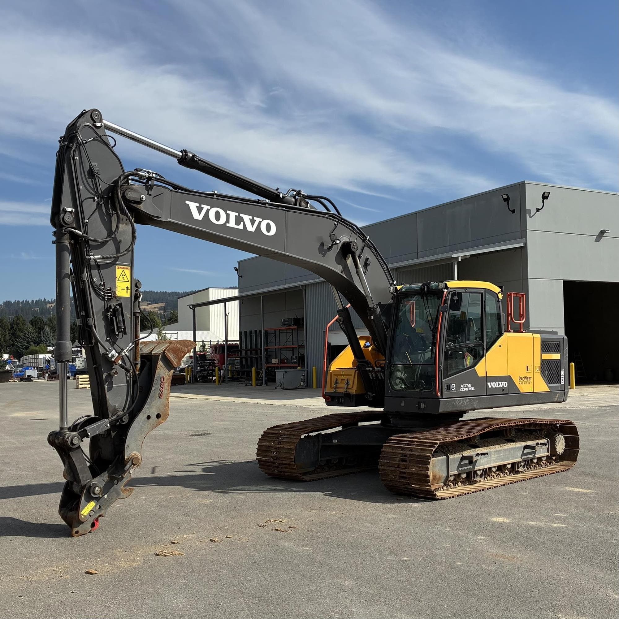 VOLVO EC220EL hzPe8YV.jpeg