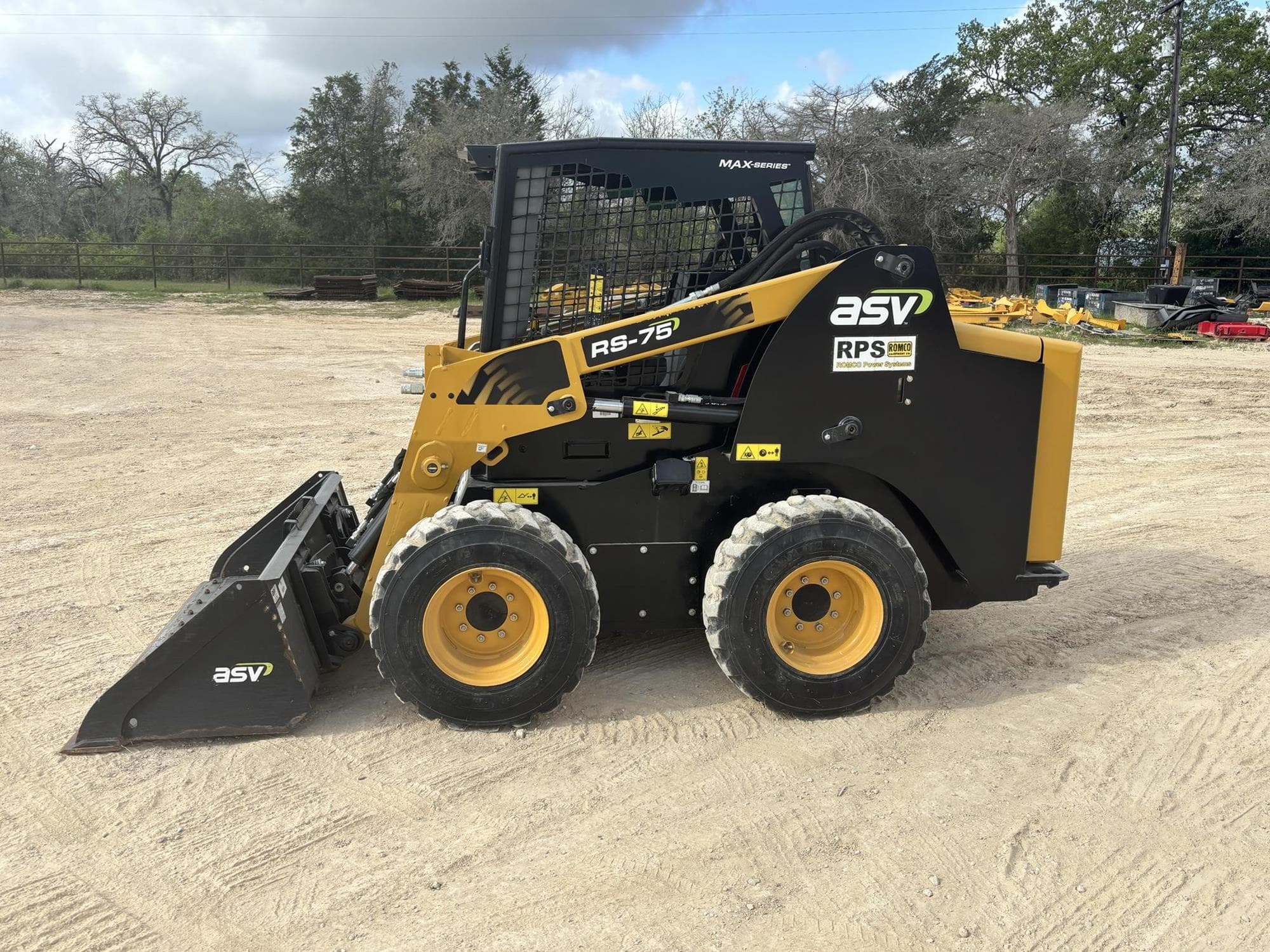 ASV RS75 CtIzU8w.jpeg