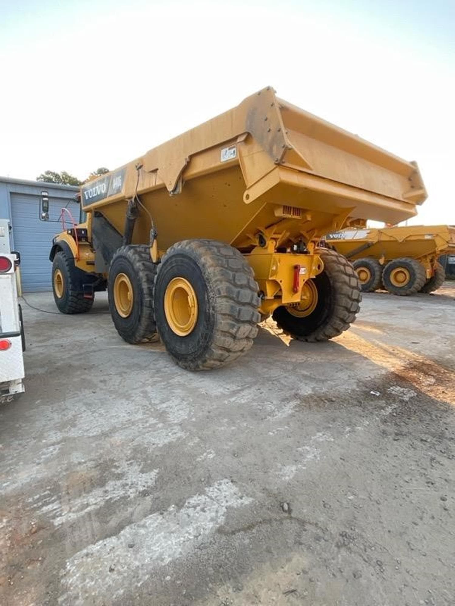 VOLVO A40G rR7DqMW.jpeg