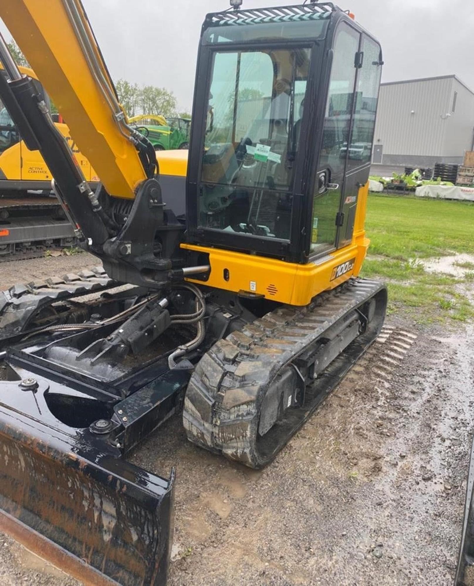 JCB 100C-2 QTm1do7.jpeg