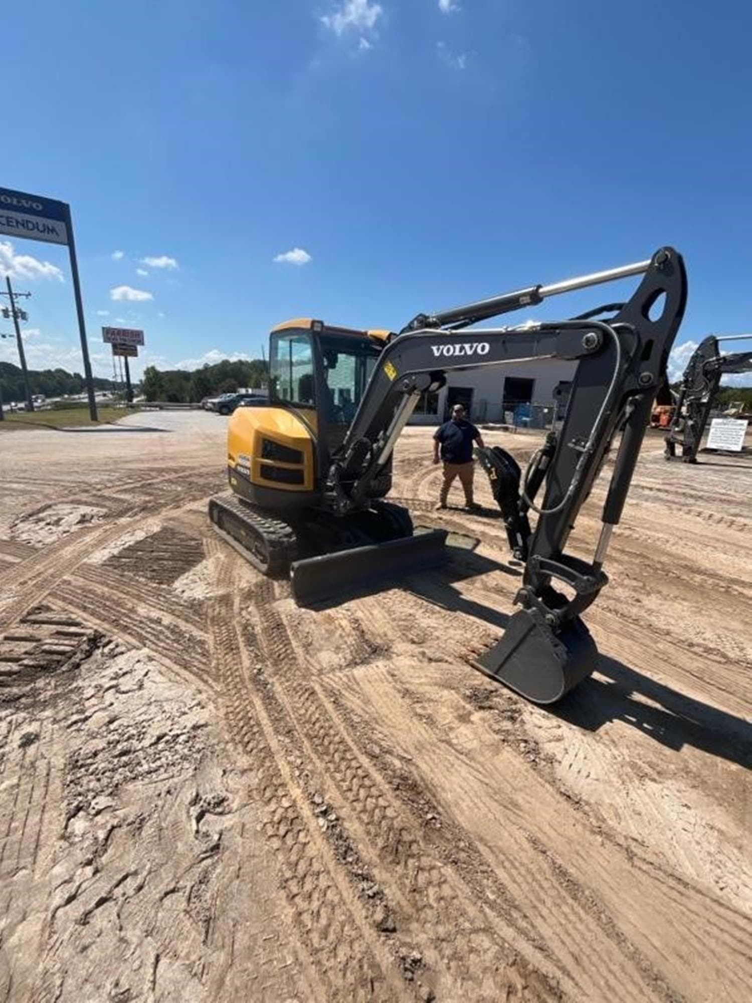 VOLVO ECR40D n46kQiG.jpeg