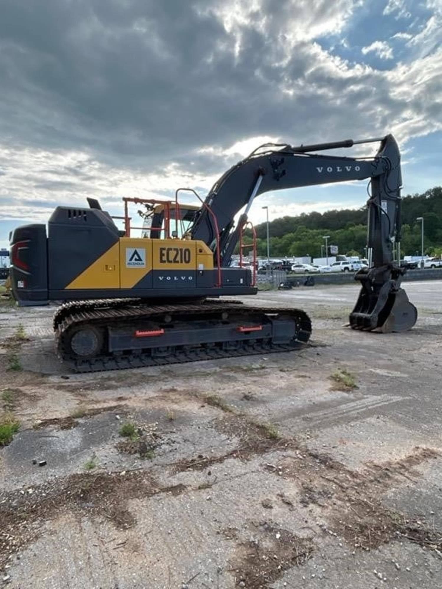 VOLVO EC210FL5 5pJKH2U.jpeg