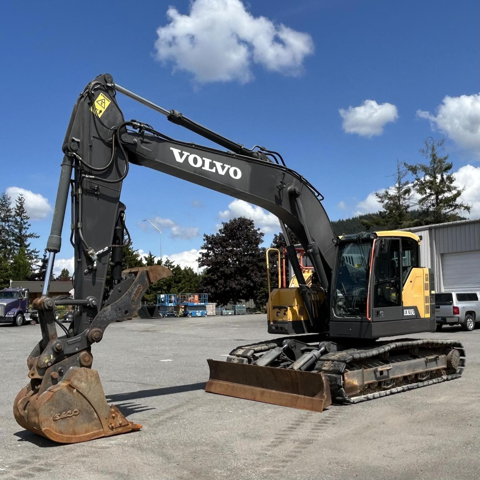 VOLVO ECR235EL MiI%2fb.jpeg