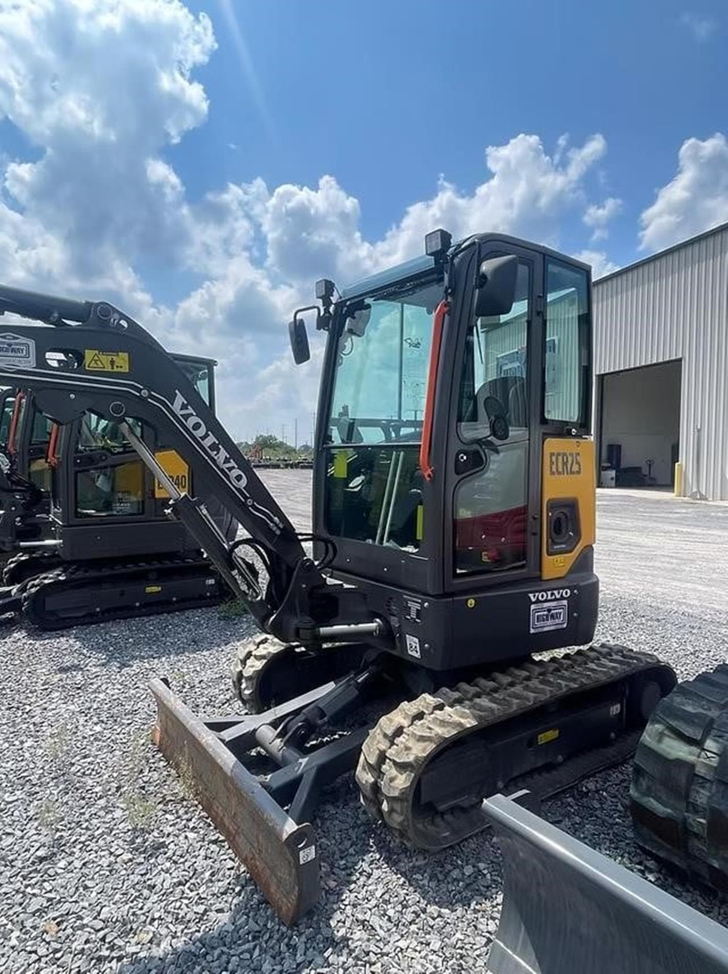 VOLVO ECR25D Zd7r7kw.jpeg