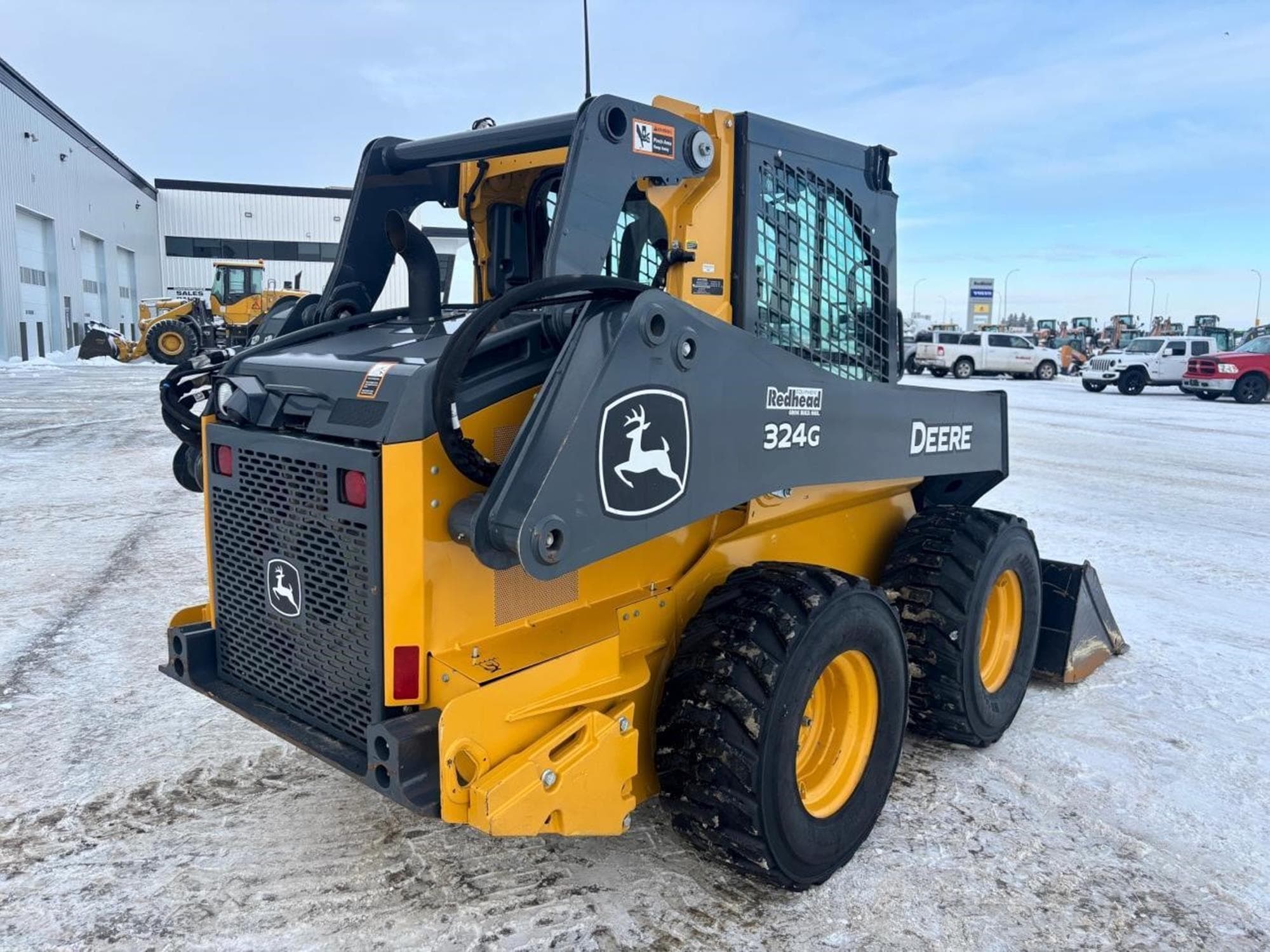 DEERE 324G 2bNR2hg.jpeg