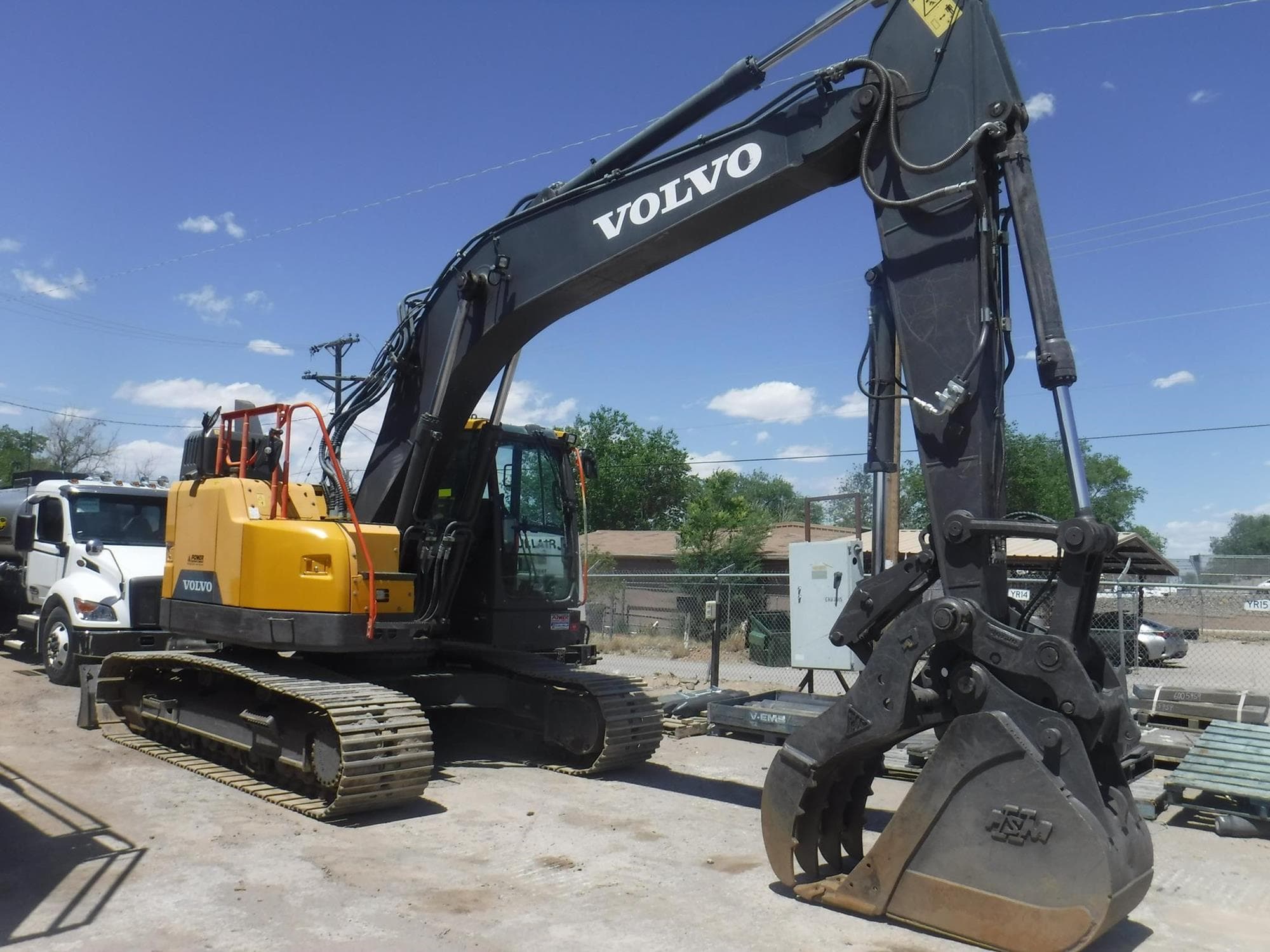 VOLVO ECR235EL 41V19ia.jpeg