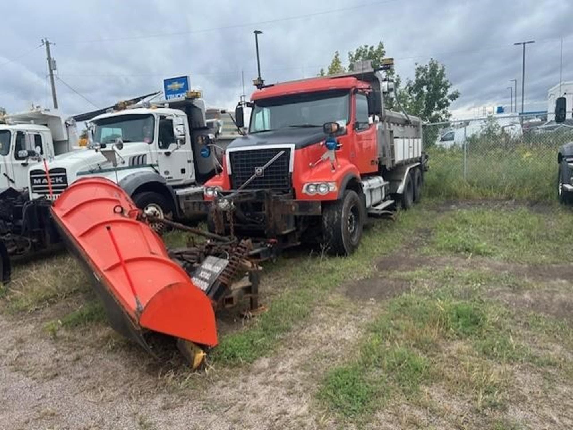 VOLVO VHD bPeFIsL.jpeg
