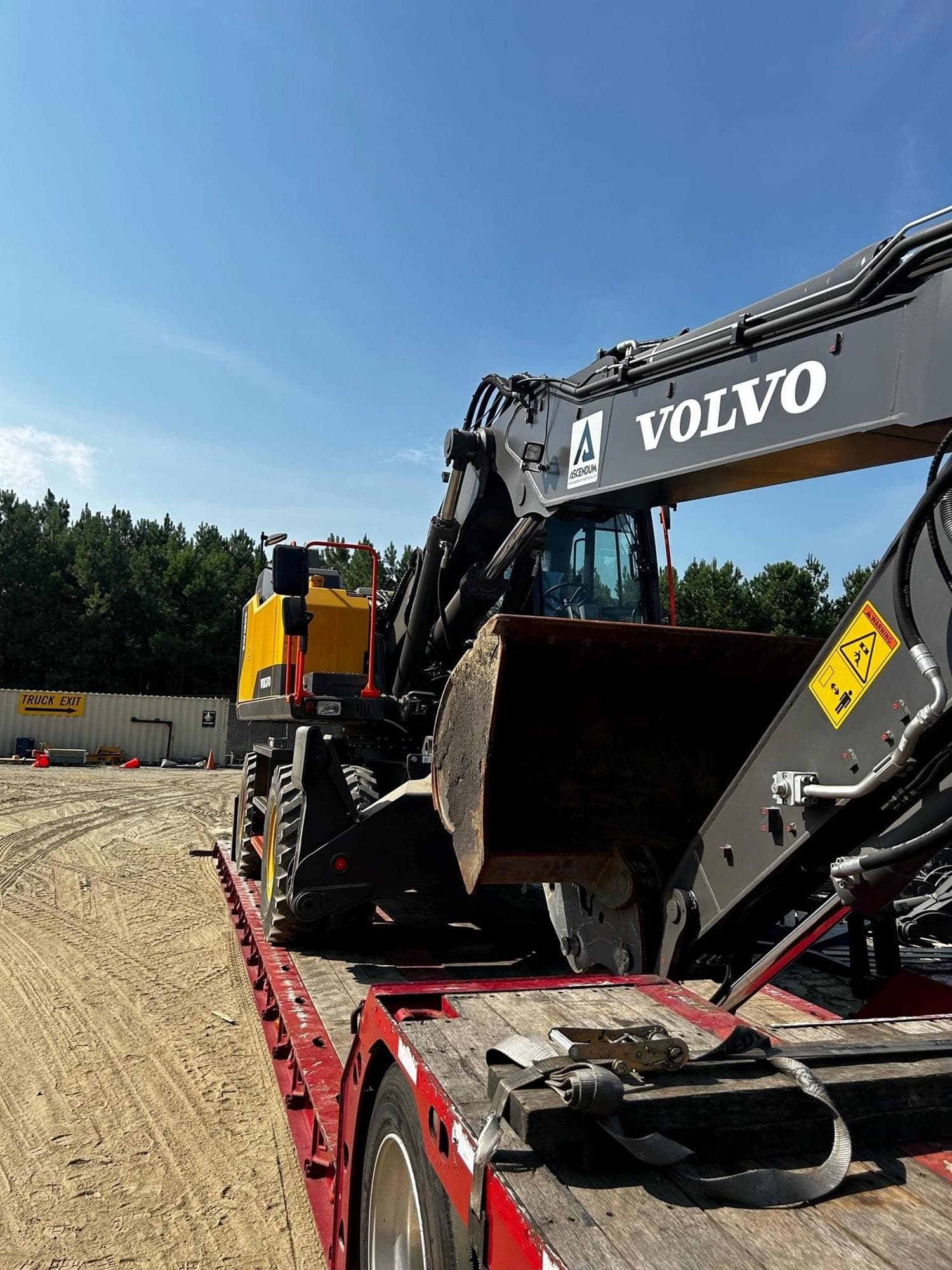 VOLVO EW180E K7EjIBY.jpeg