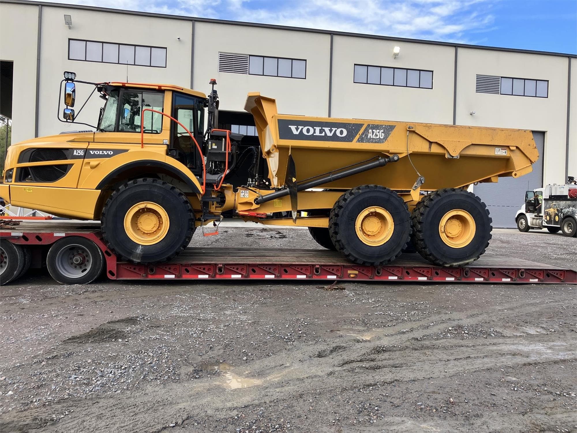 VOLVO A25G 5jKFncE.jpeg