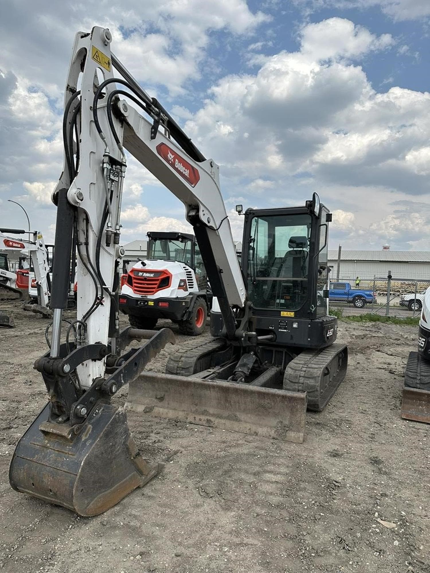 BOBCAT E60R2 %2fu0z8.jpeg