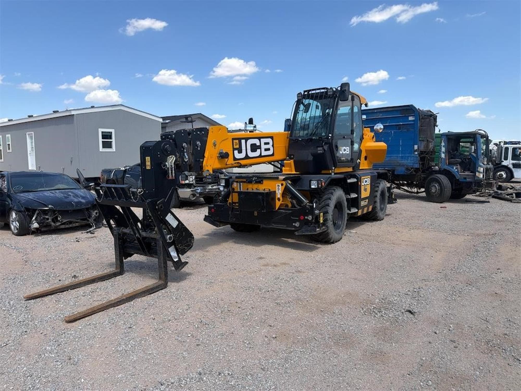 JCB 513-83R PRO h8GwREt.jpeg