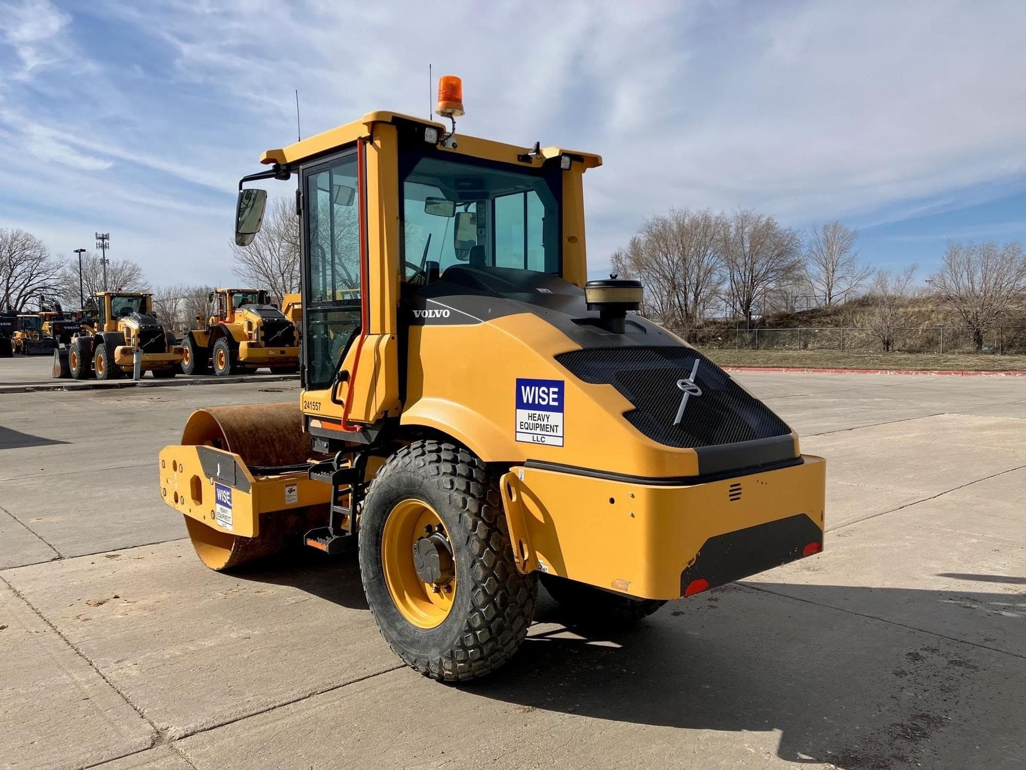 VOLVO SD75B O87h8Wy.jpeg