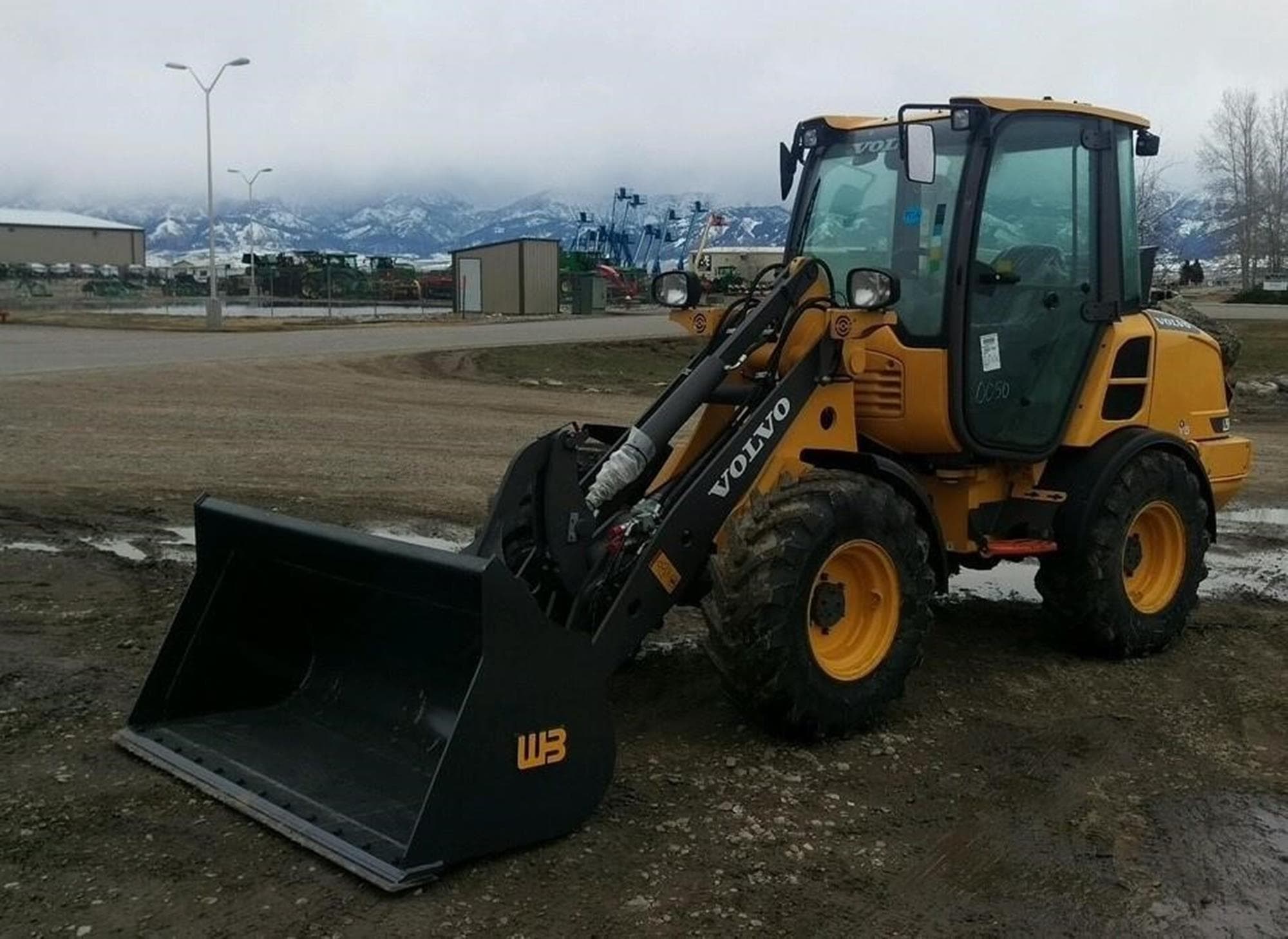 VOLVO L25H yfLJ26d.jpeg