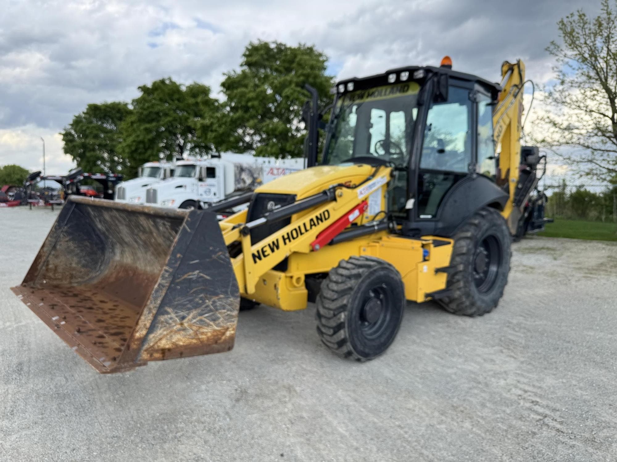 NEW HOLLAND B95D QVK6kKZ.jpeg