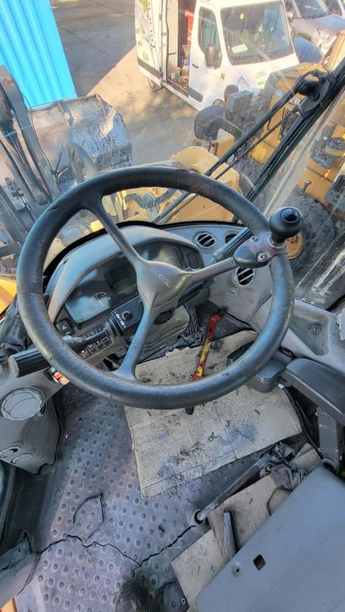 Volvo_steering_wheel_11444189_Balavto_1.jpg