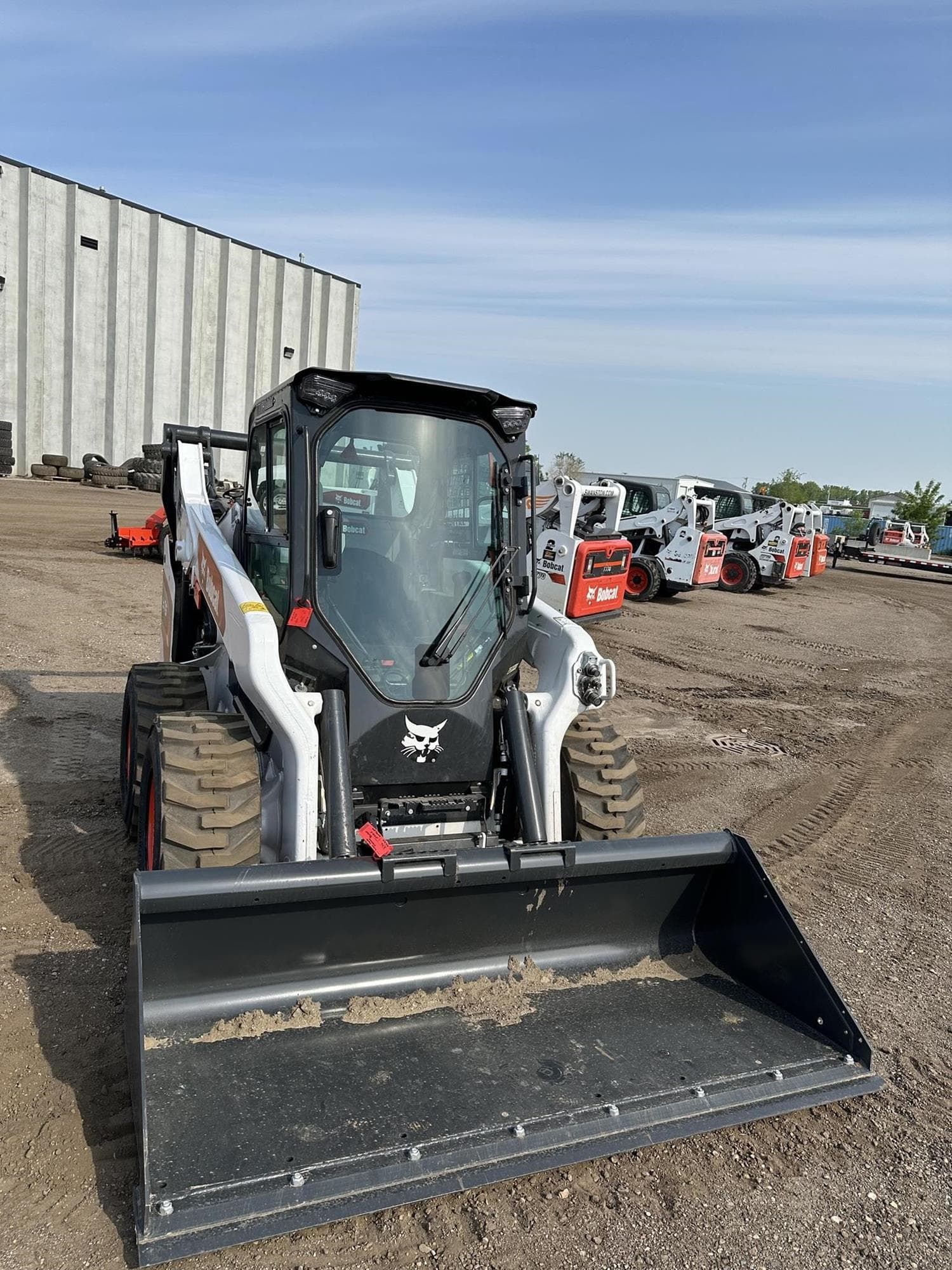 BOBCAT S76 vzf2Cgq.jpeg