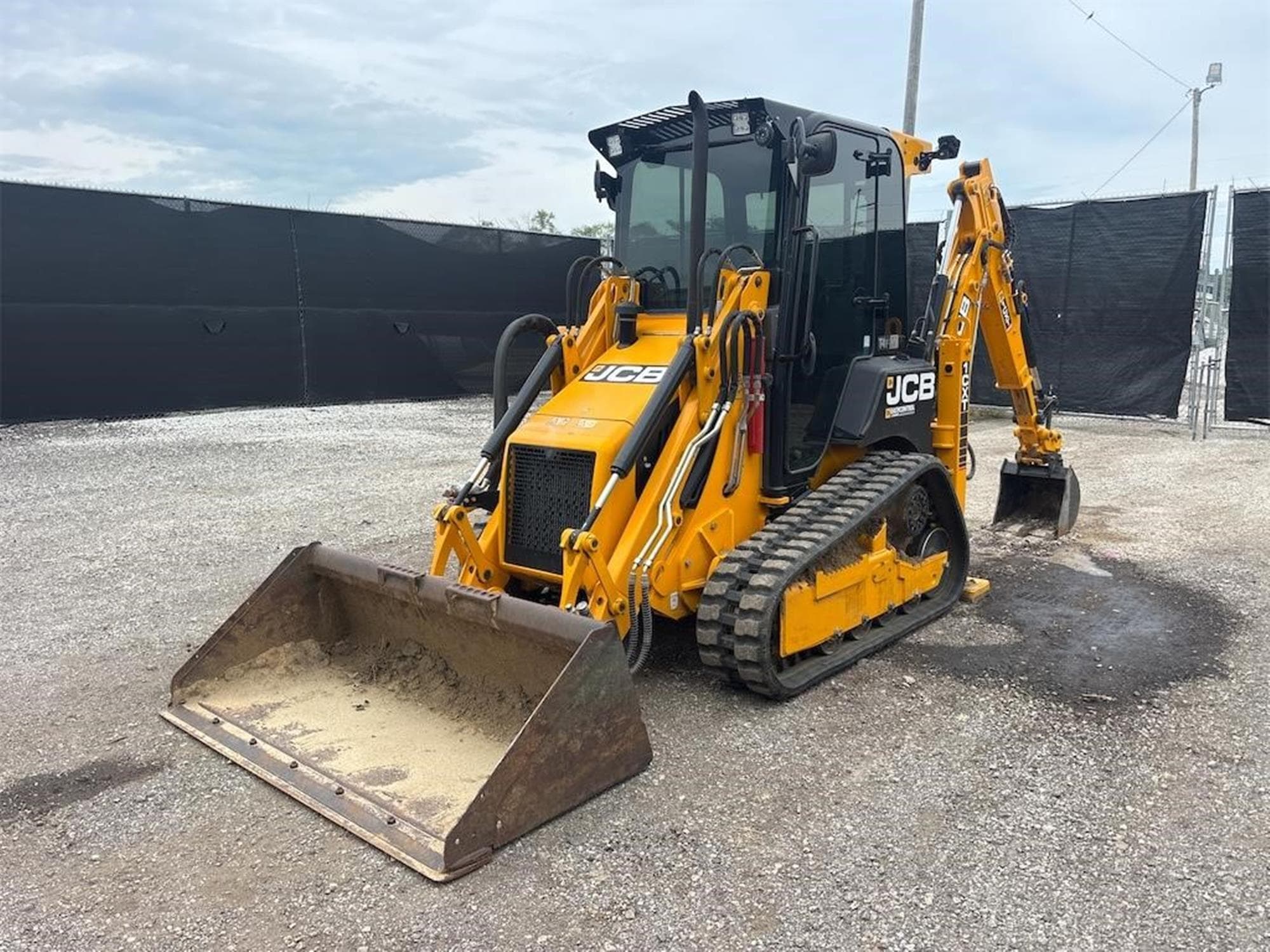 JCB 1CXT 2bj5F6O.jpeg