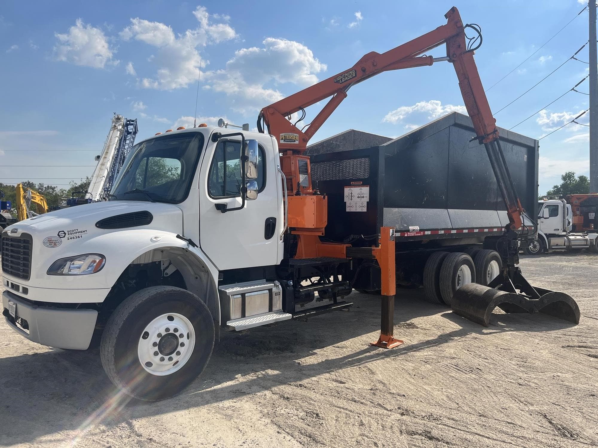 FREIGHTLINER BUSINESS CLASS M2 106 crlp6l1.jpeg