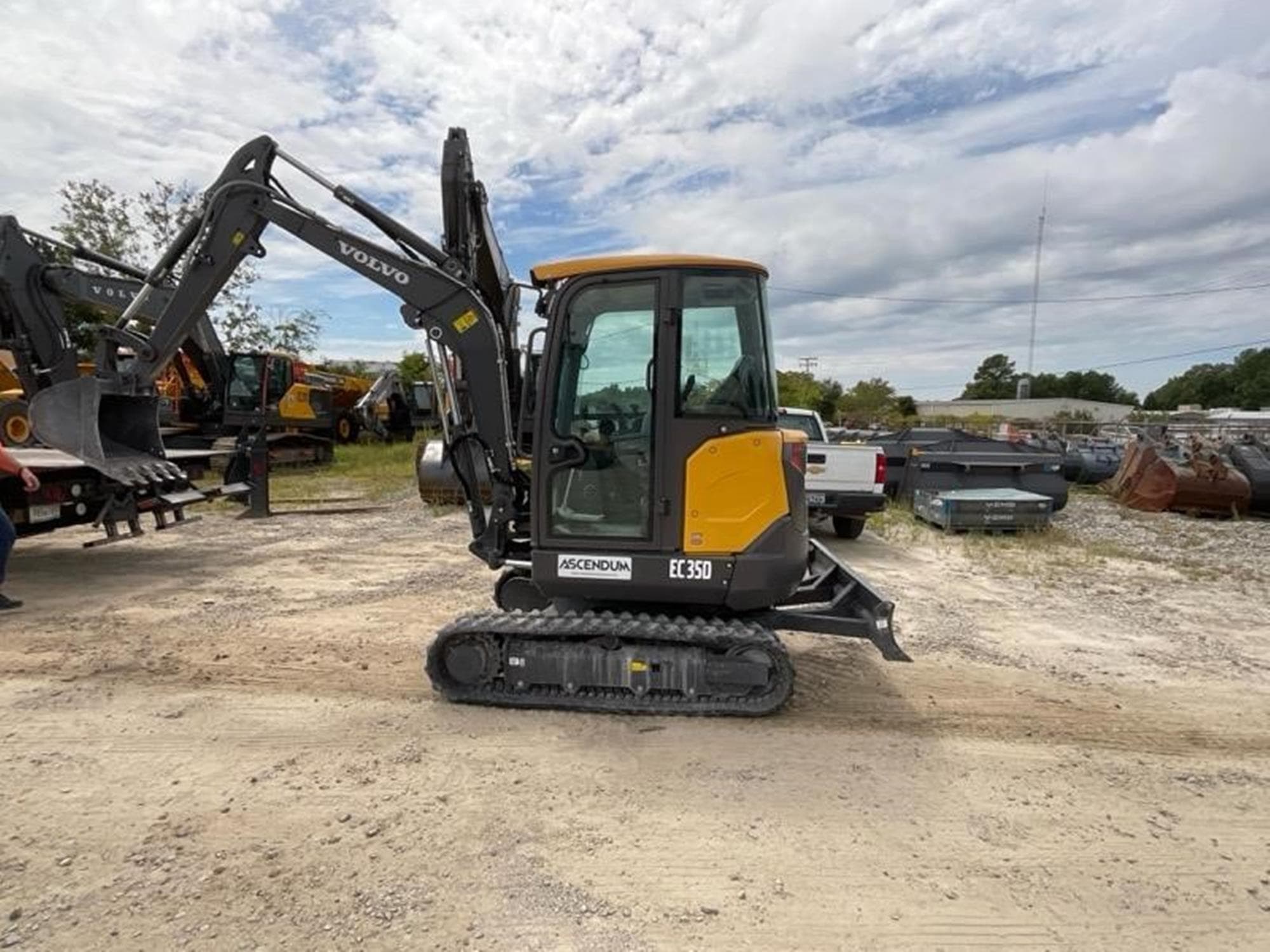 VOLVO EC35D qFA2pbl.jpeg