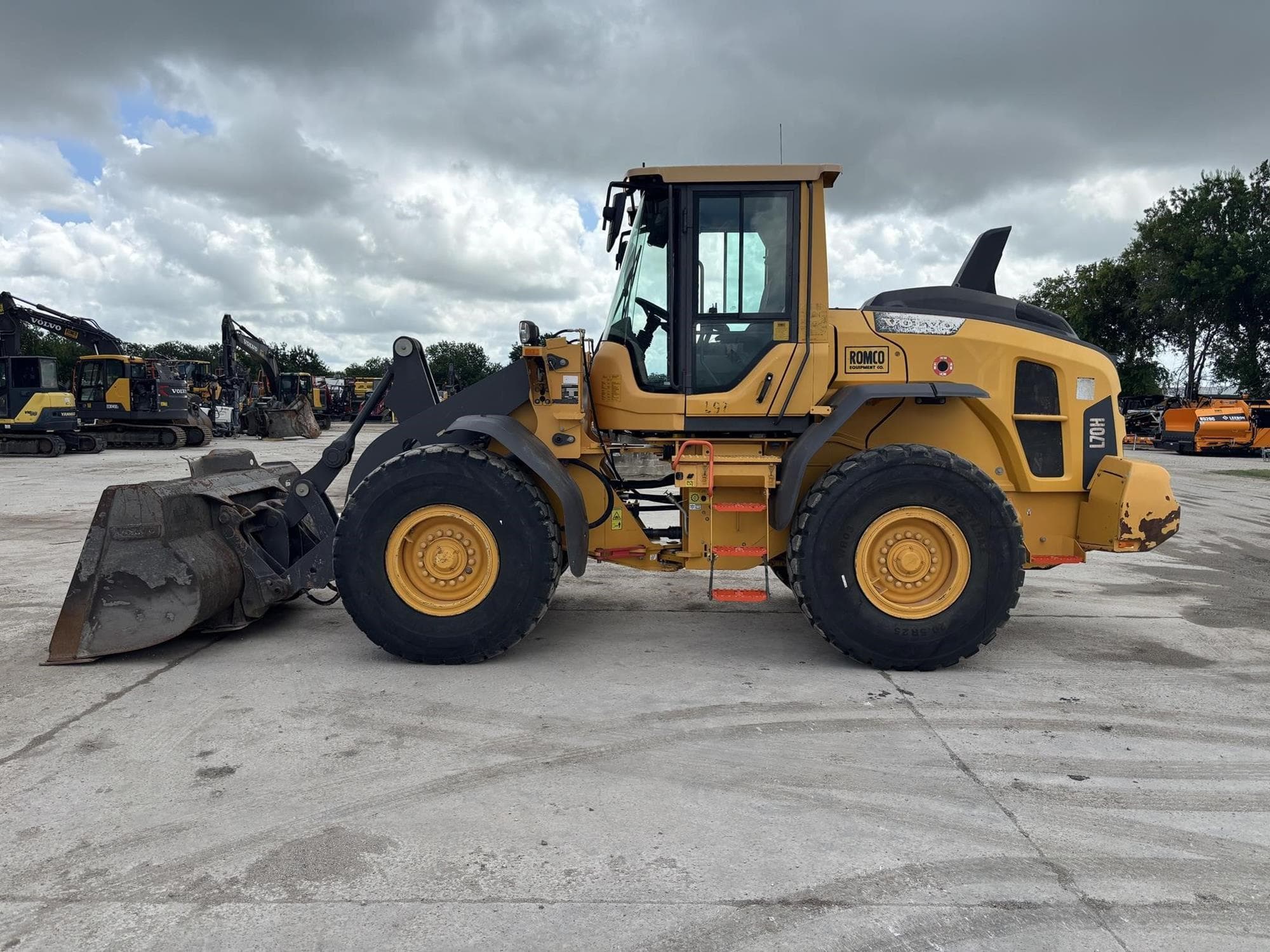 VOLVO L70H EhdkU3S.jpeg