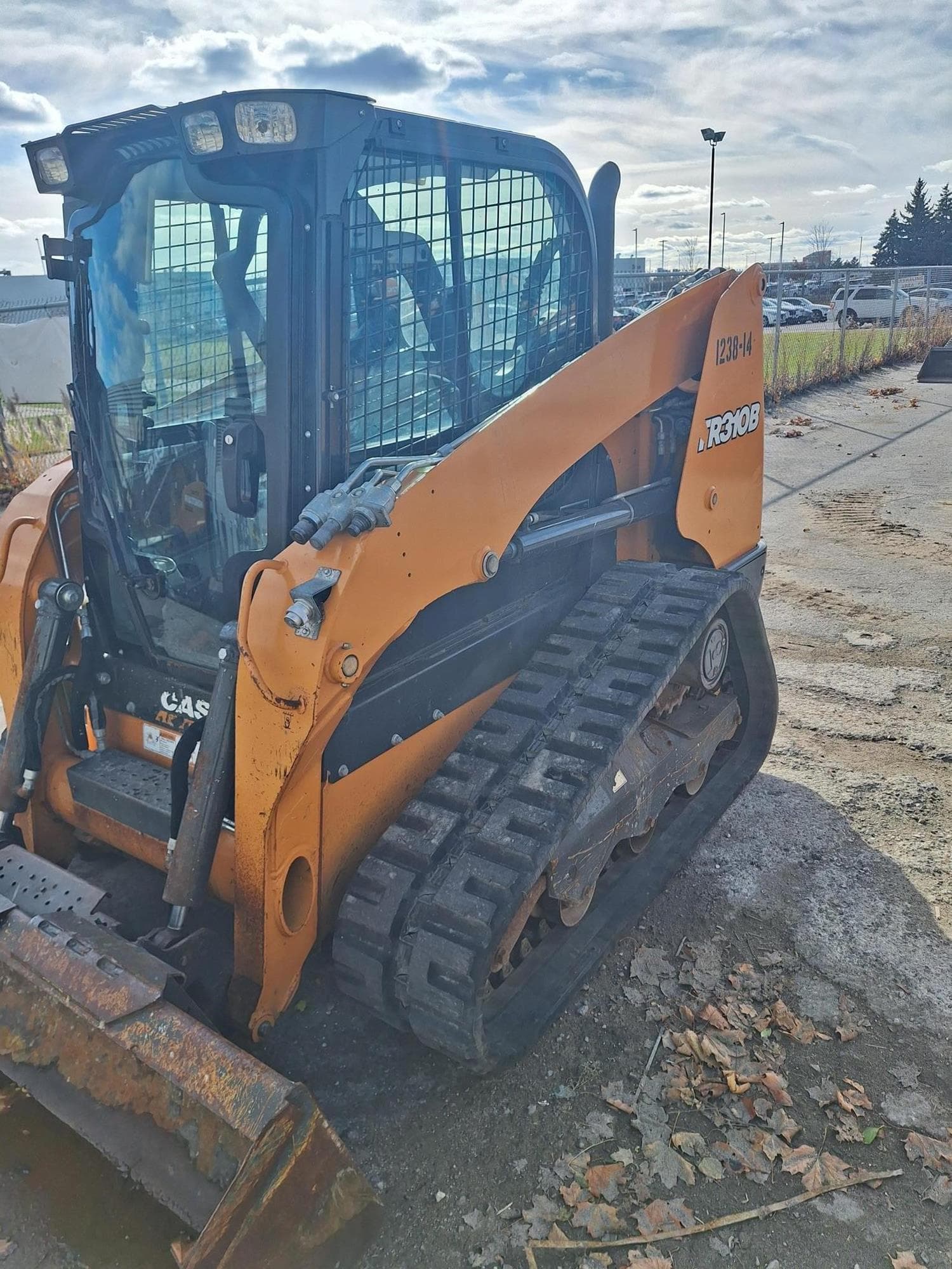 CASE TR310B oeYDkIu.jpeg