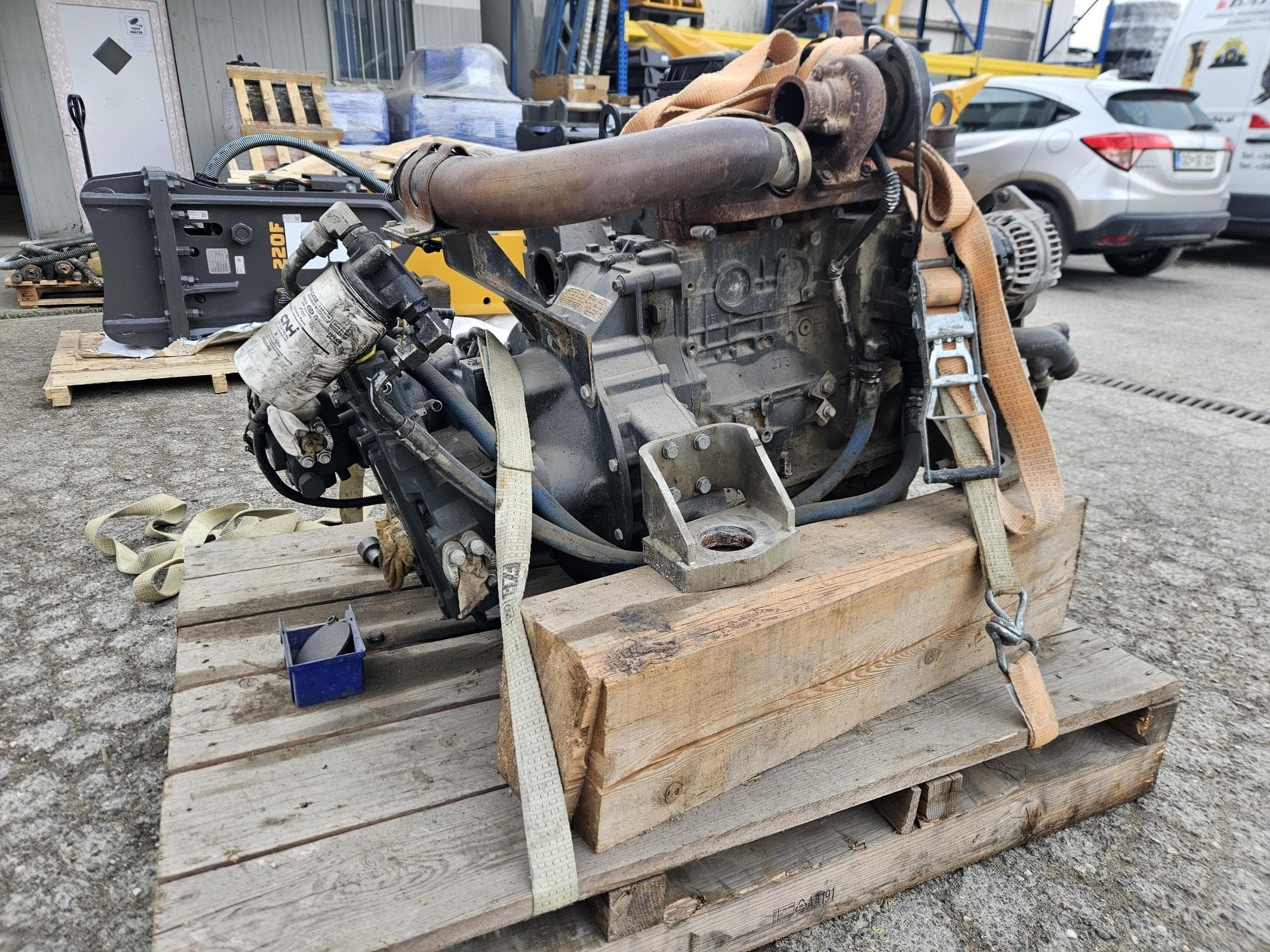 FPT_IVECO_CASE_Cummins 445TA engine_03.jpg