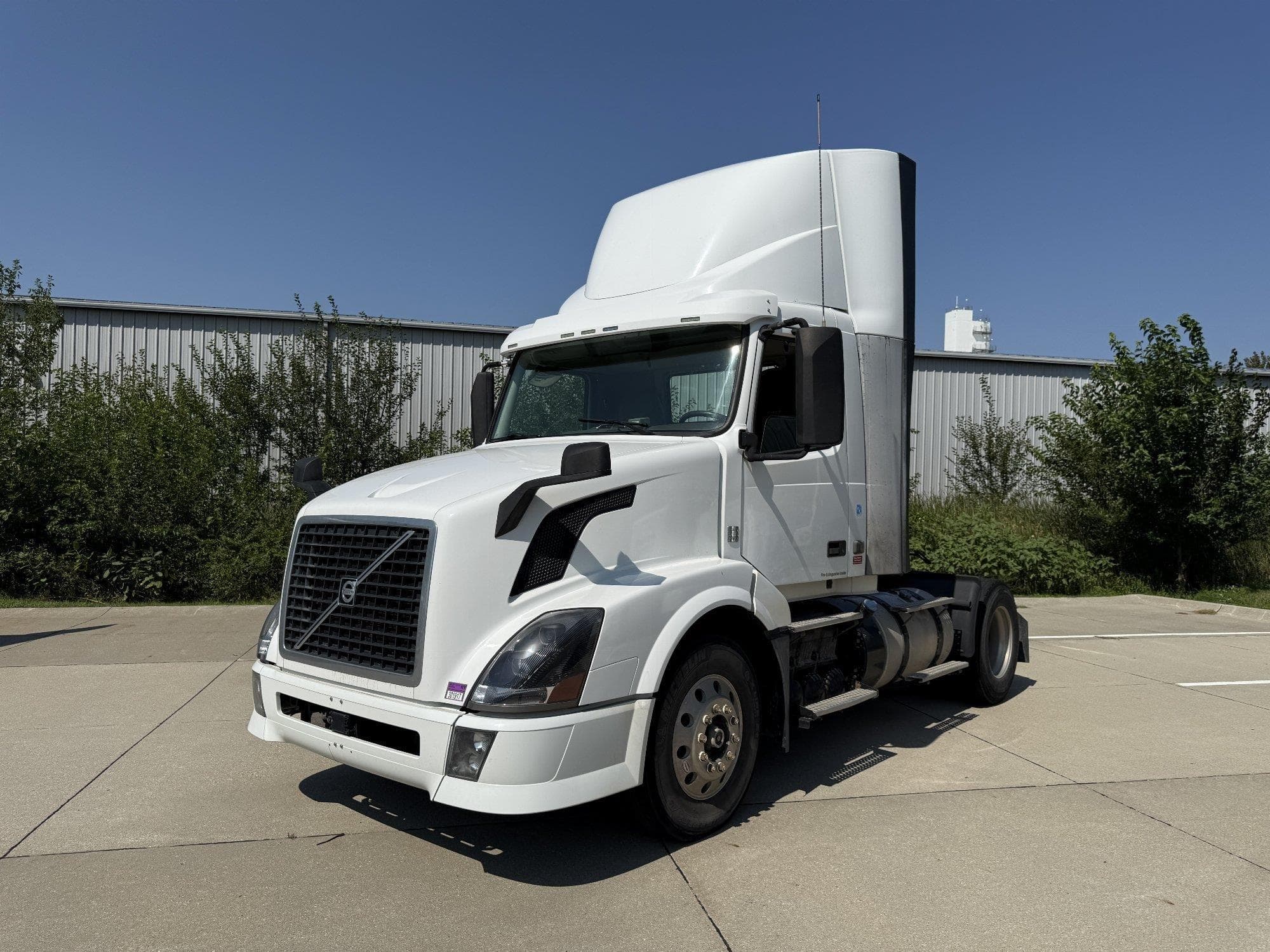 VOLVO VNL42T300 gZUh%2f.jpeg