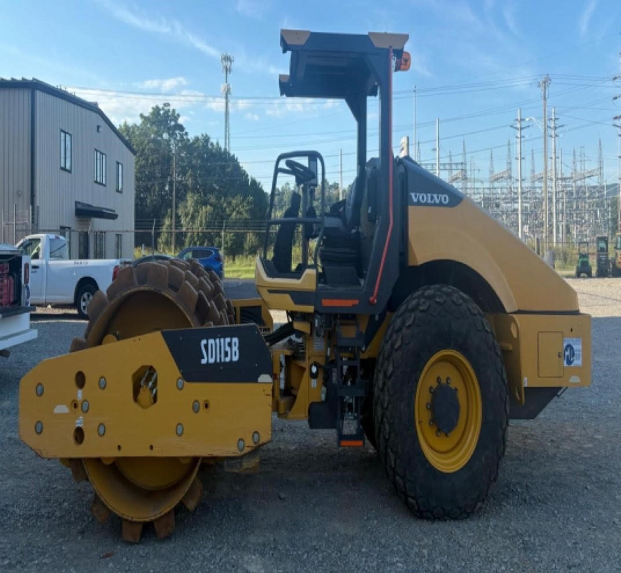 VOLVO SD115B FkcC3wq.jpeg