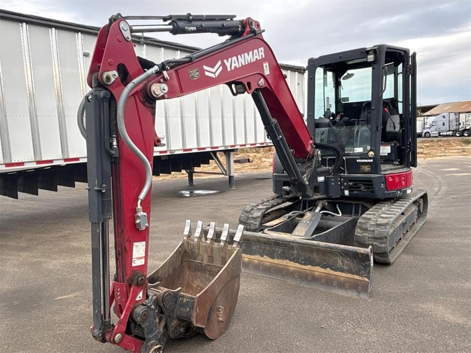 YANMAR VIO50 uVFqdGD.jpeg