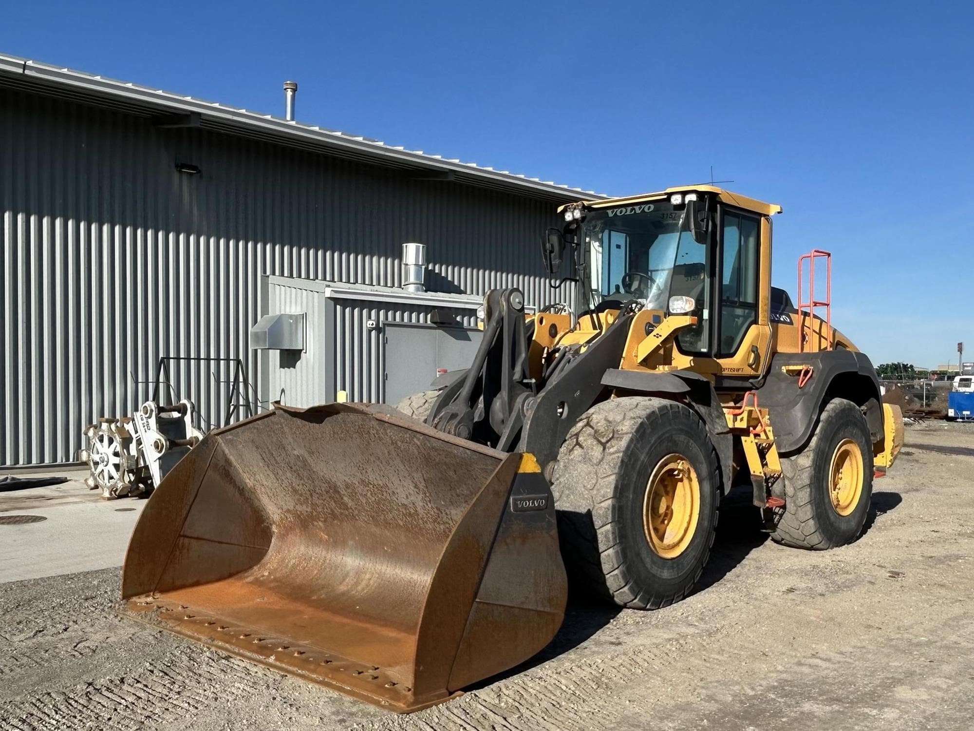 VOLVO L110H s2GjUsb.jpeg