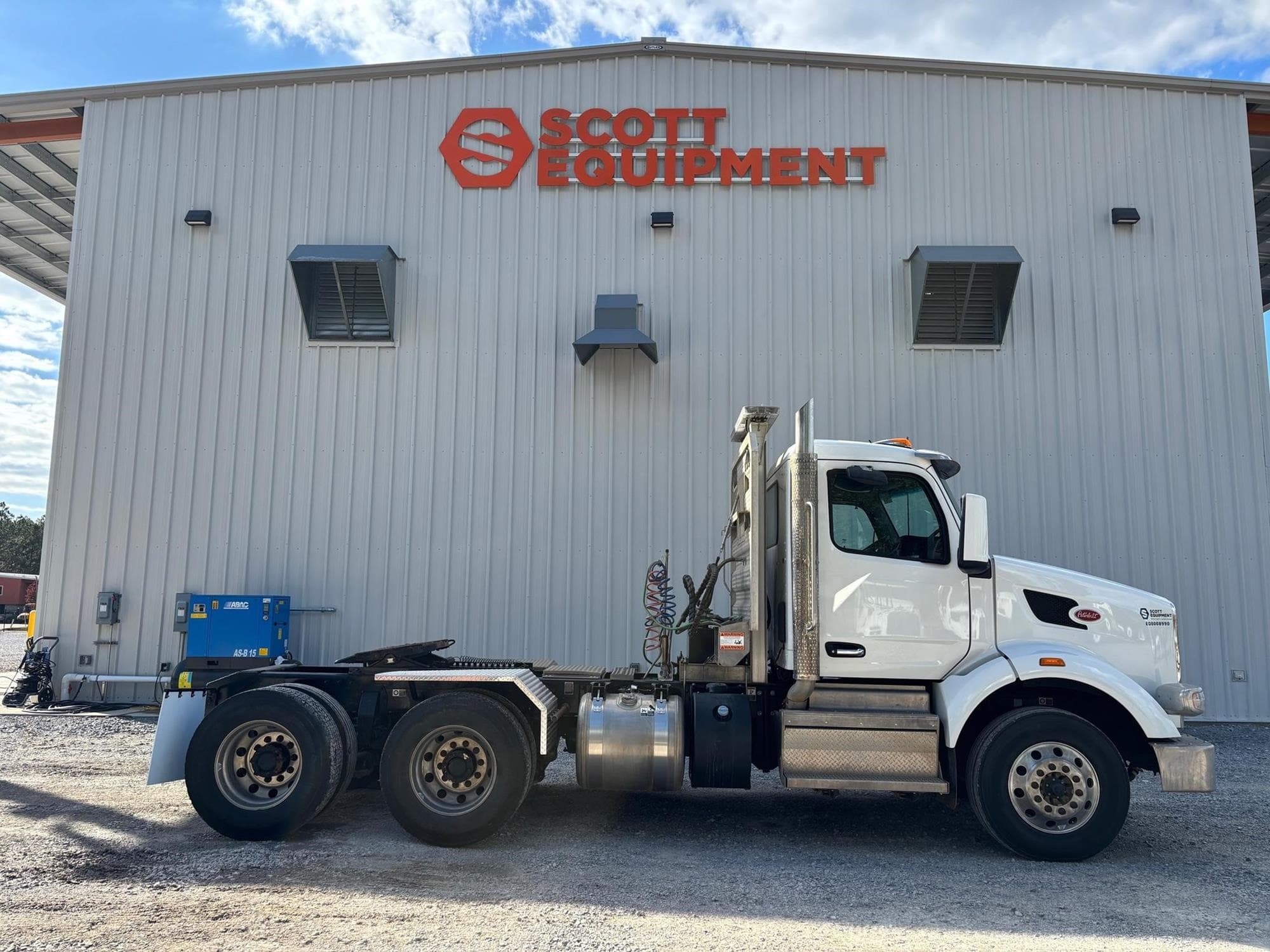 PETERBILT 567 VP3cvyb.jpeg