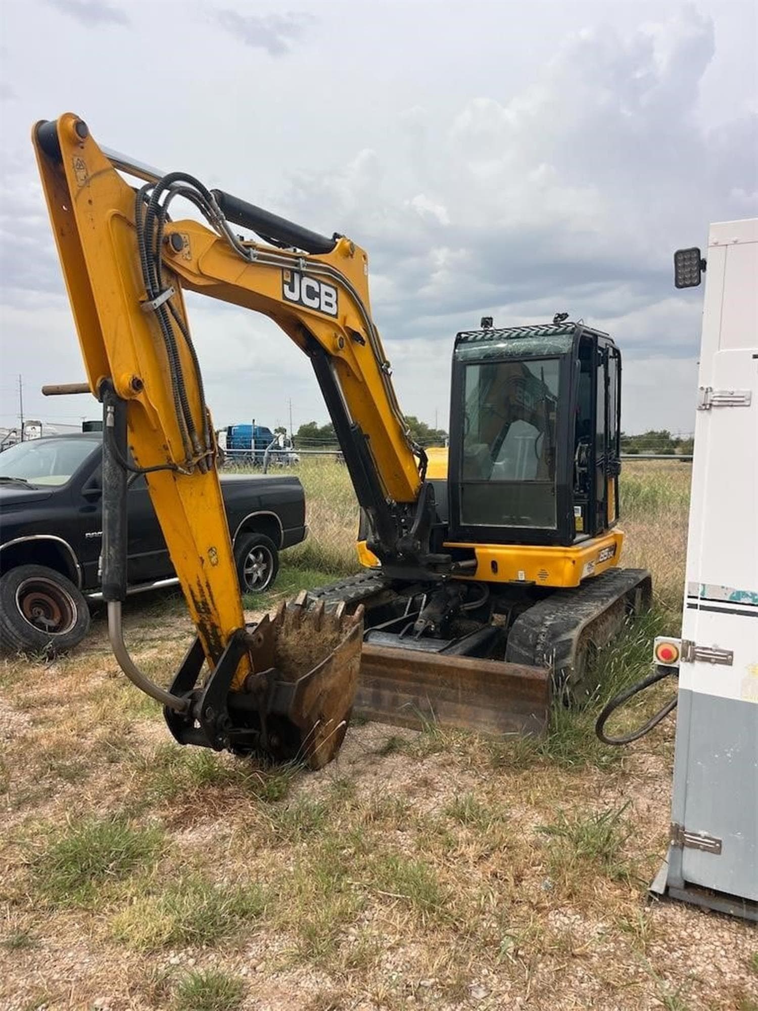 JCB 85Z-1 fyrf6Tf.jpeg