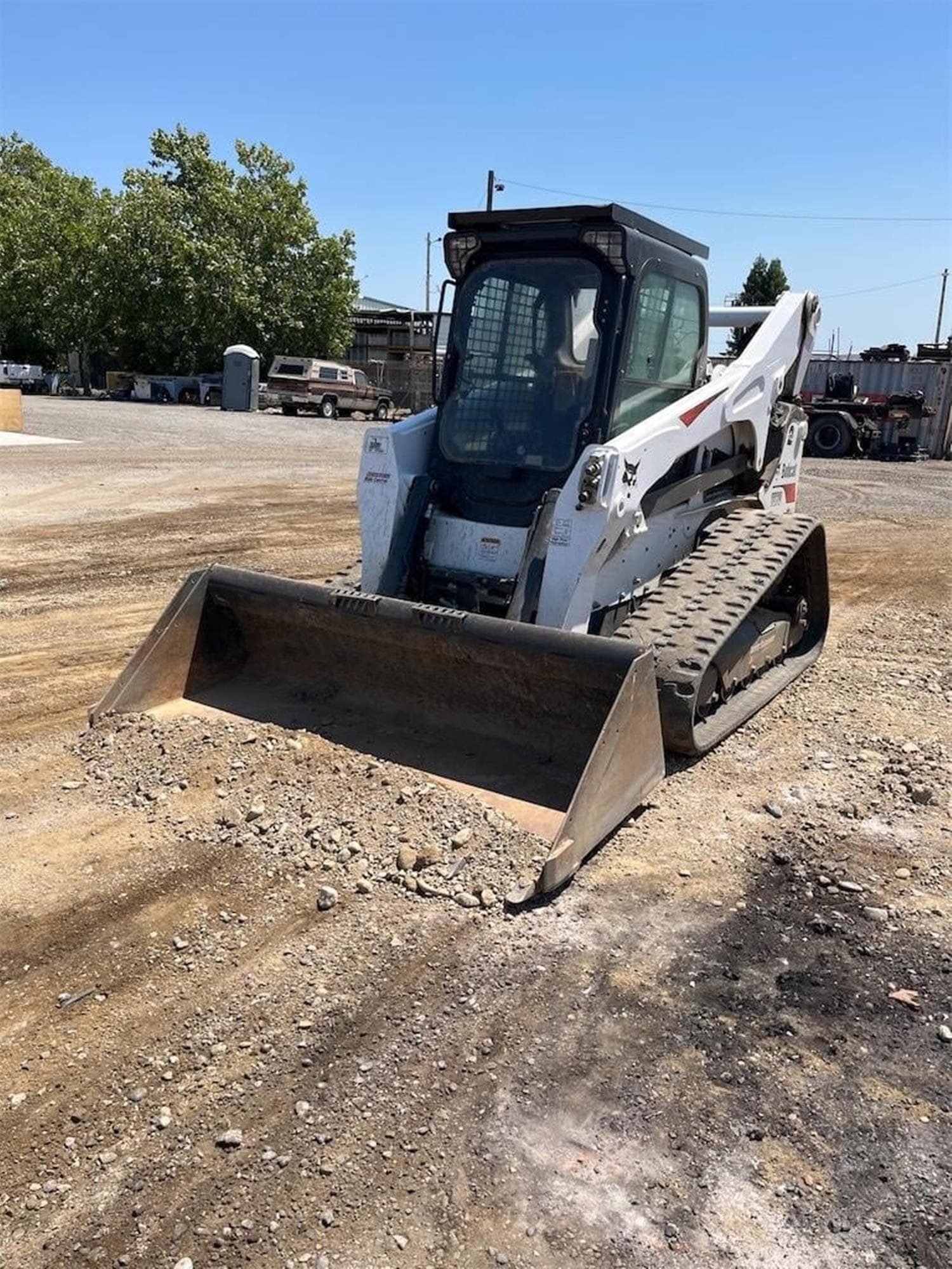 BOBCAT T870 z8VyAnd.jpeg