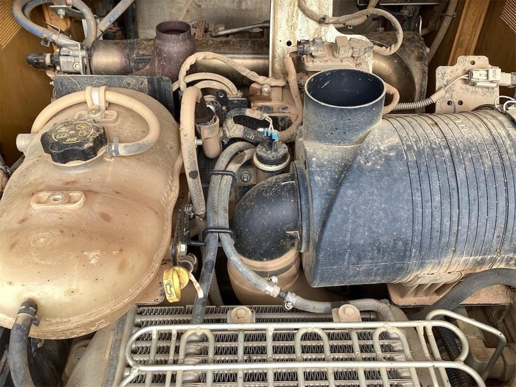 DEERE 331G KObKwxh.jpeg