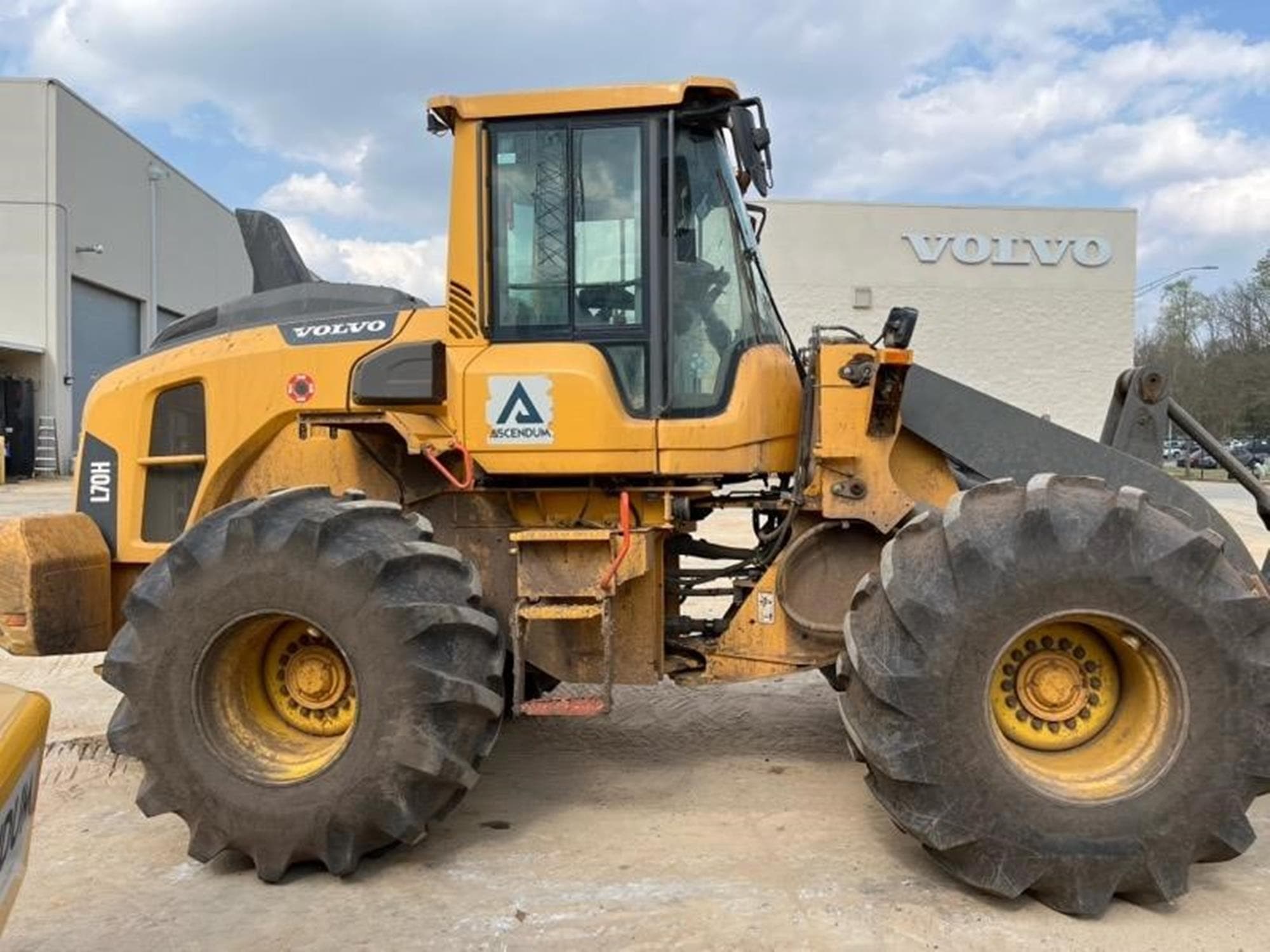 VOLVO L70H bR9V2Q0.jpeg