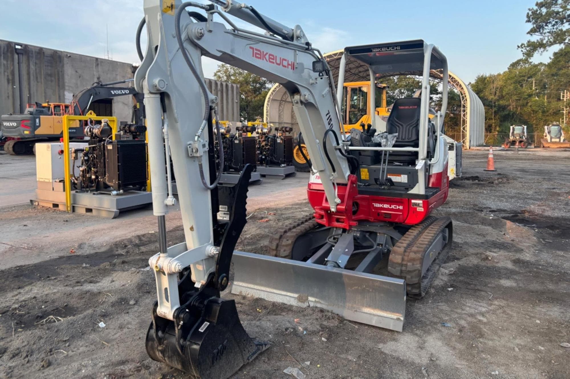 TAKEUCHI TB235-2 r3XgAjy.jpeg