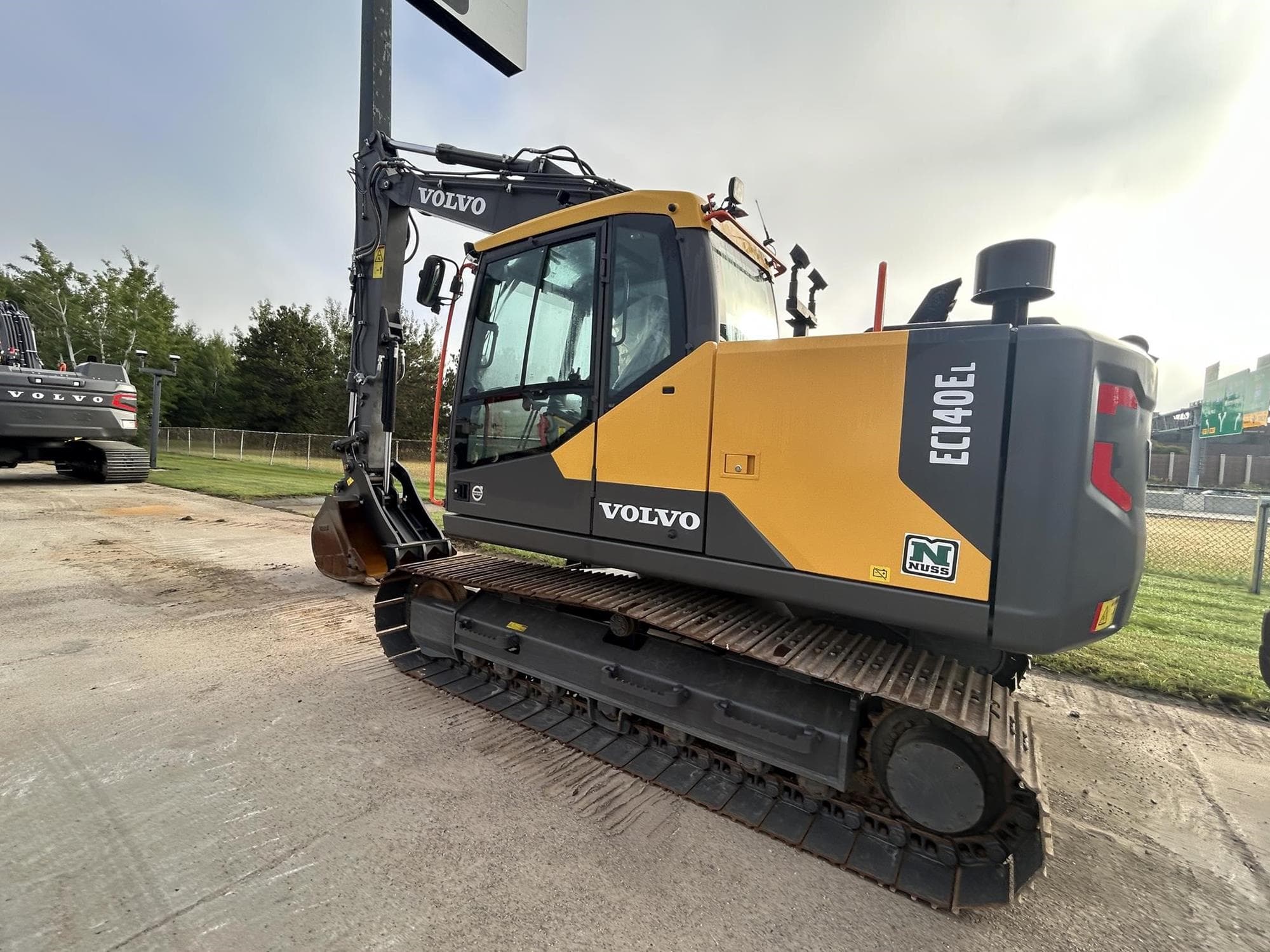 VOLVO EC140EL UxEuYtQ.jpeg