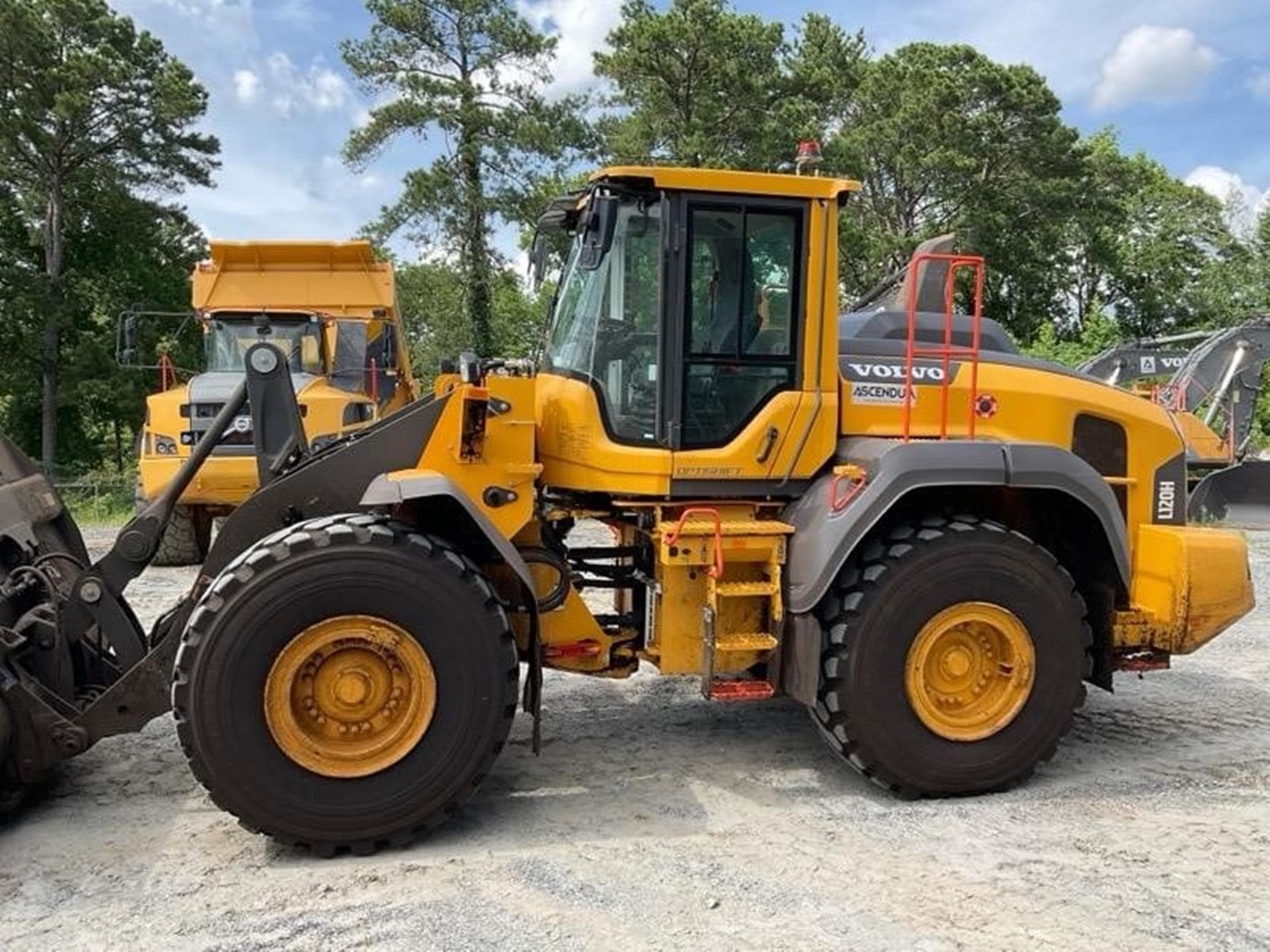 VOLVO L120H Cr8Z9xf.jpeg