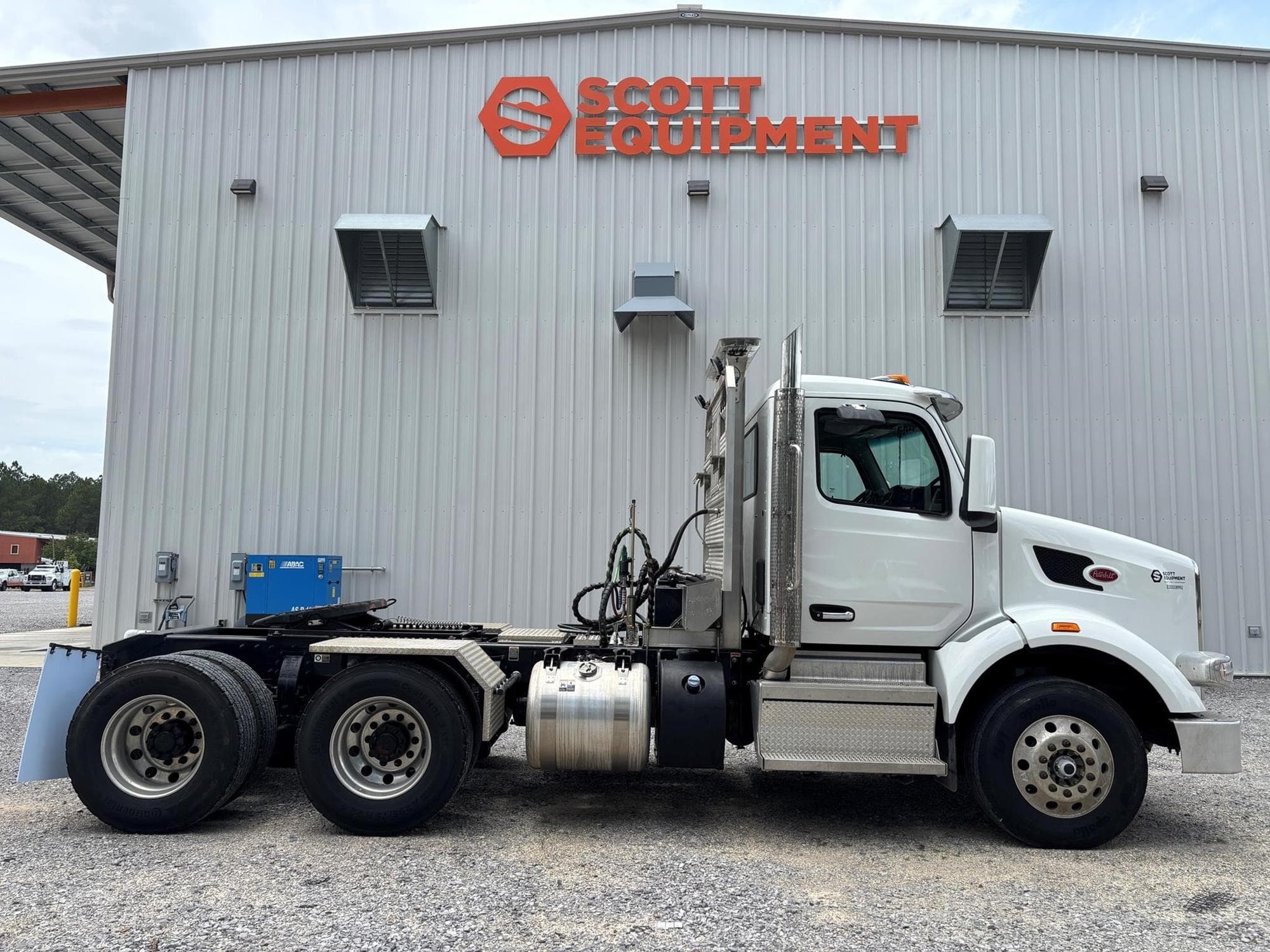 PETERBILT 567 gaM5b6R.jpeg