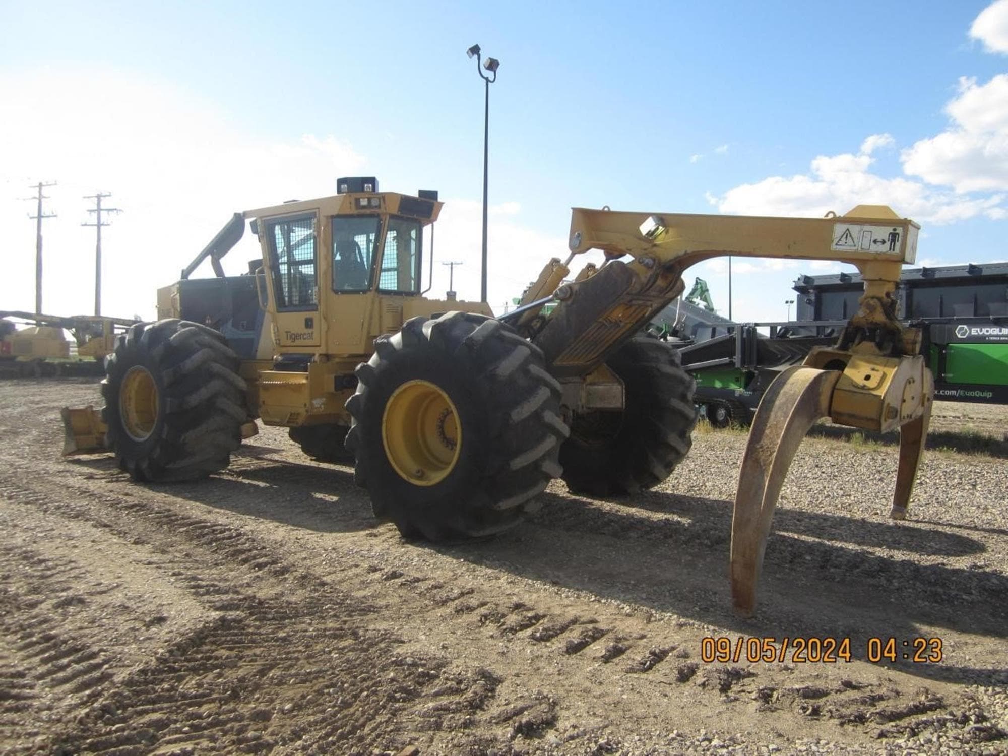 TIGERCAT 630E FjFURQ8.jpeg