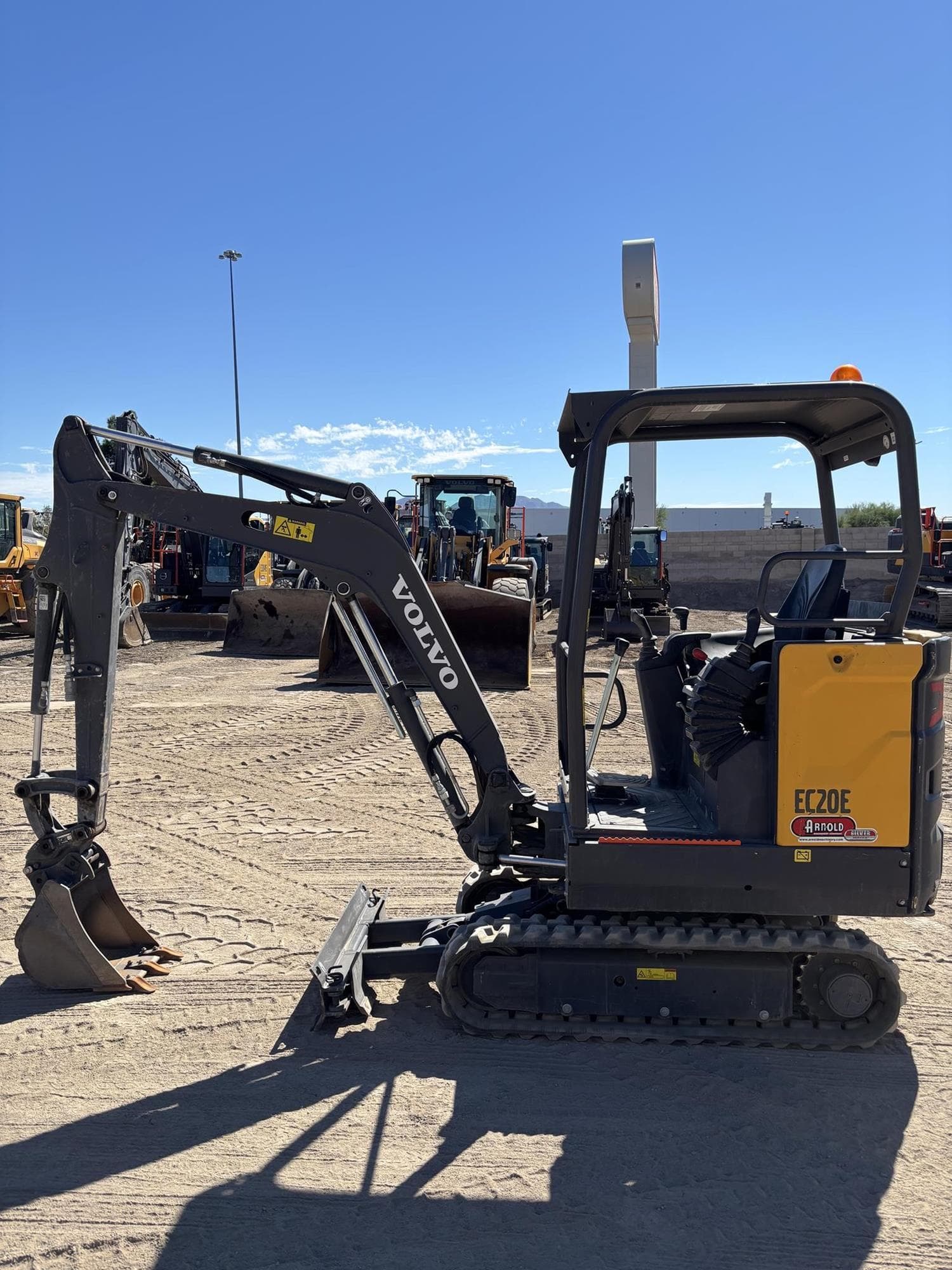 VOLVO EC20E zyLqzGN.jpeg
