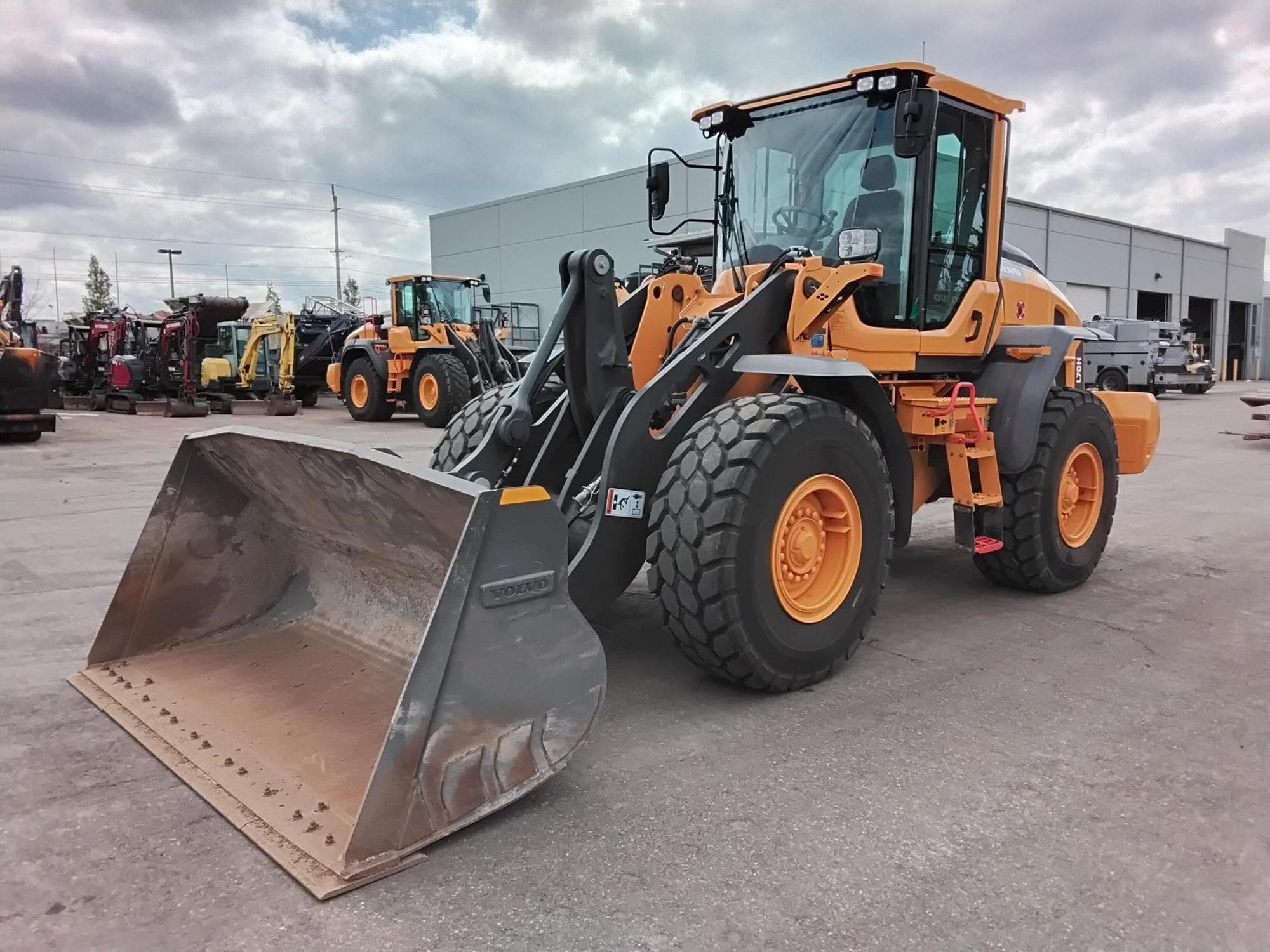 VOLVO L70H UFksNOy.jpeg