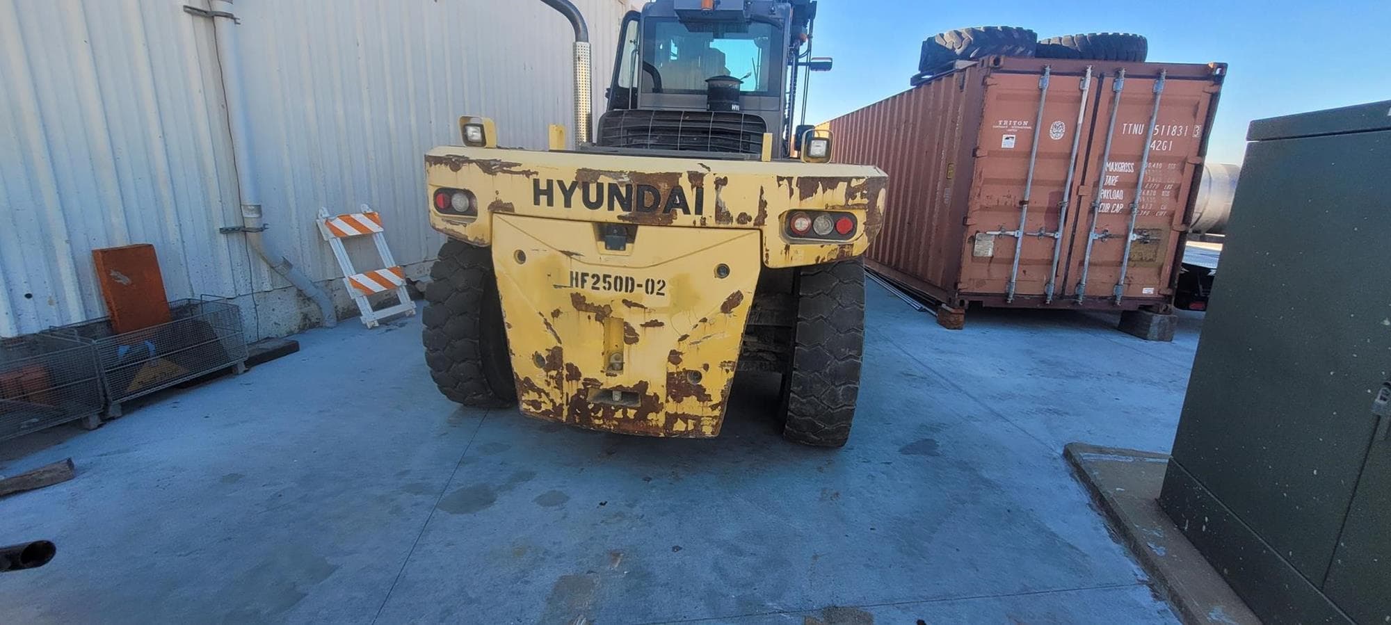 HYUNDAI 250D-9 tU9DVzm.jpeg