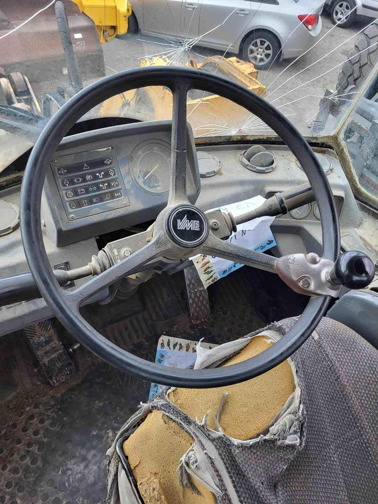 Volvo_steering_wheel_VOE11005998_Balavto_1.jpg